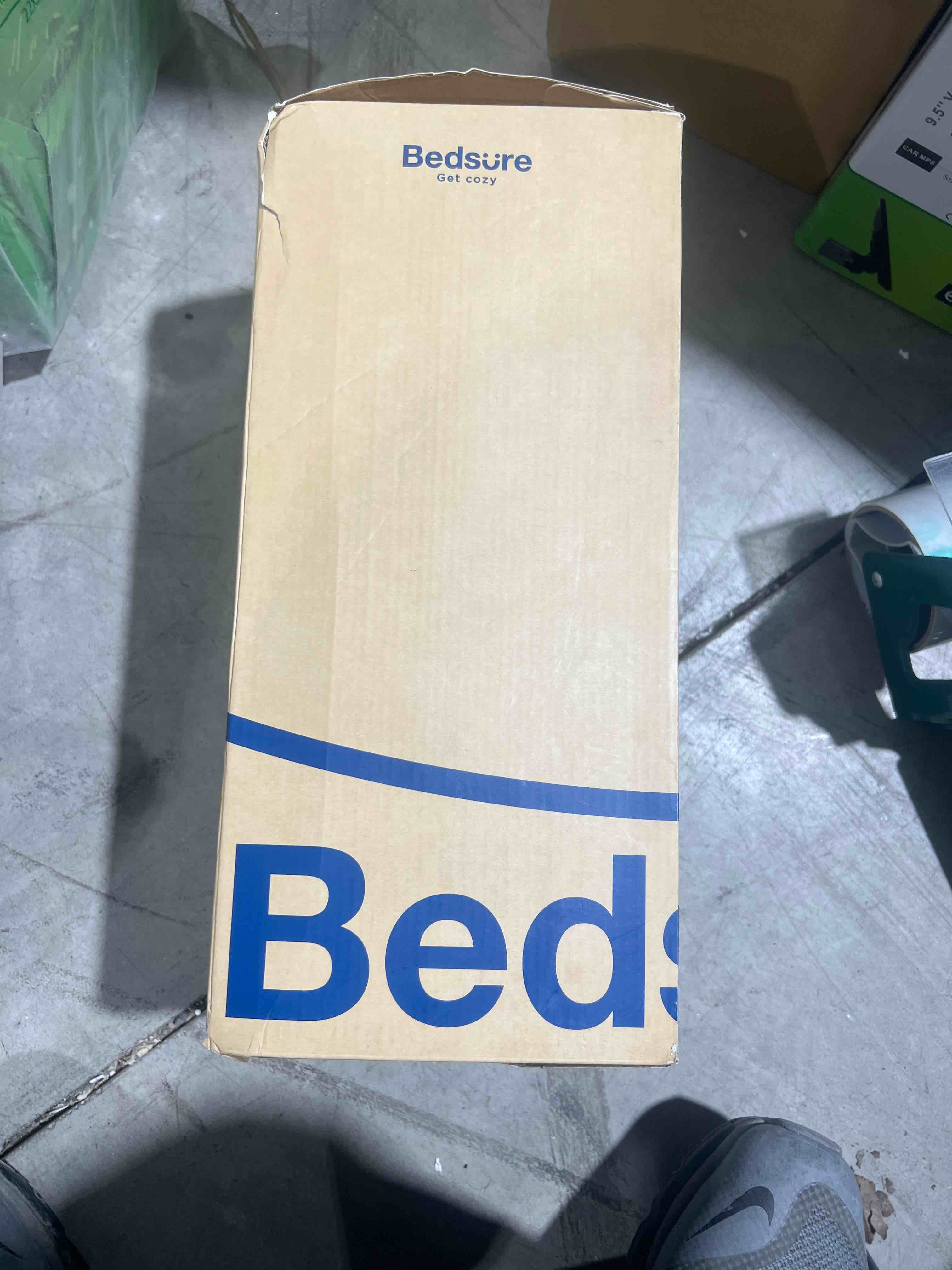 https://s3.amazonaws.com/lotting-images-prod/bidfta/BLU5662709_1710209786811.jpeg