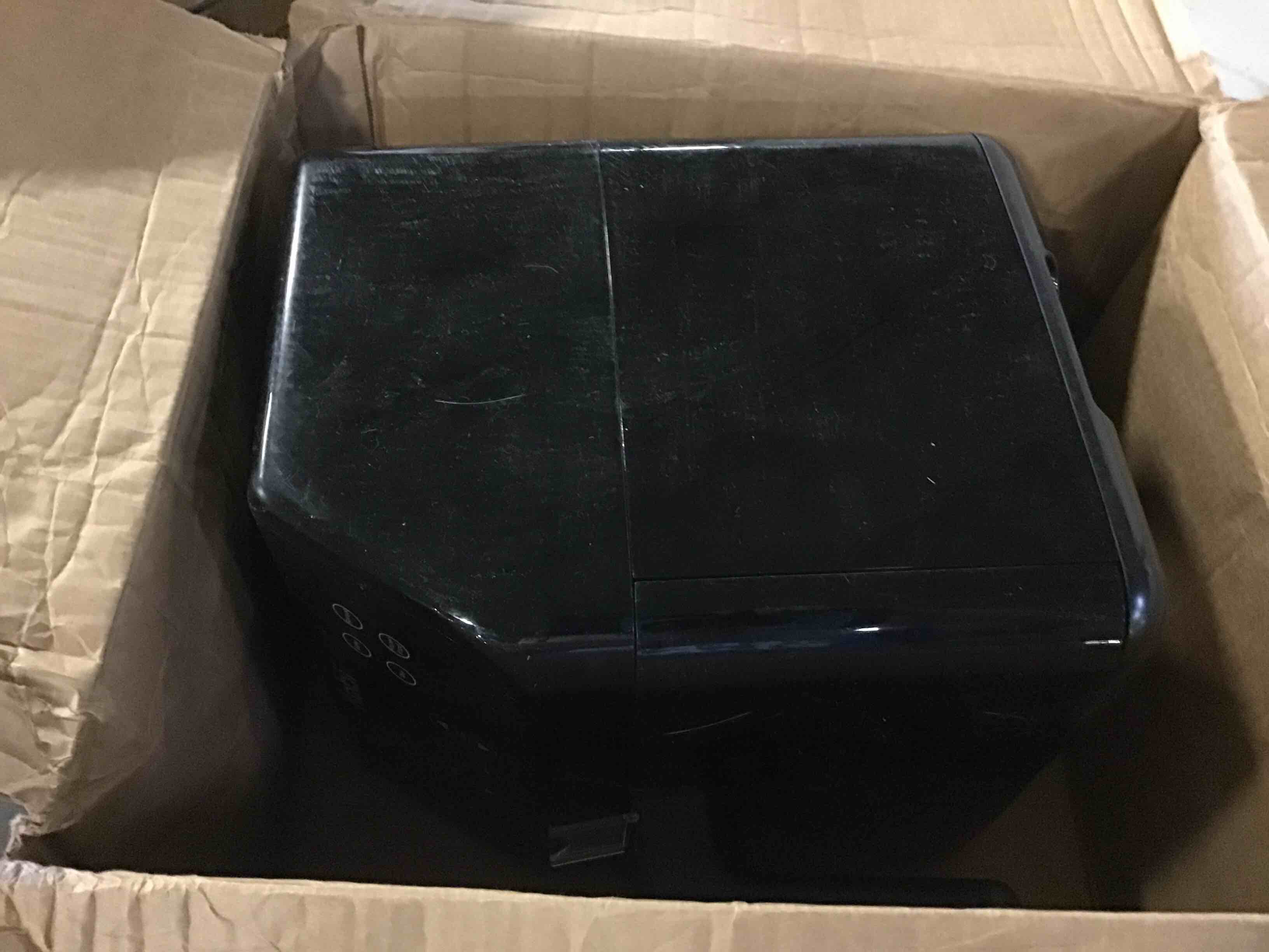 https://s3.amazonaws.com/lotting-images-prod/bidfta/BLU5663076_1695910929925.jpeg