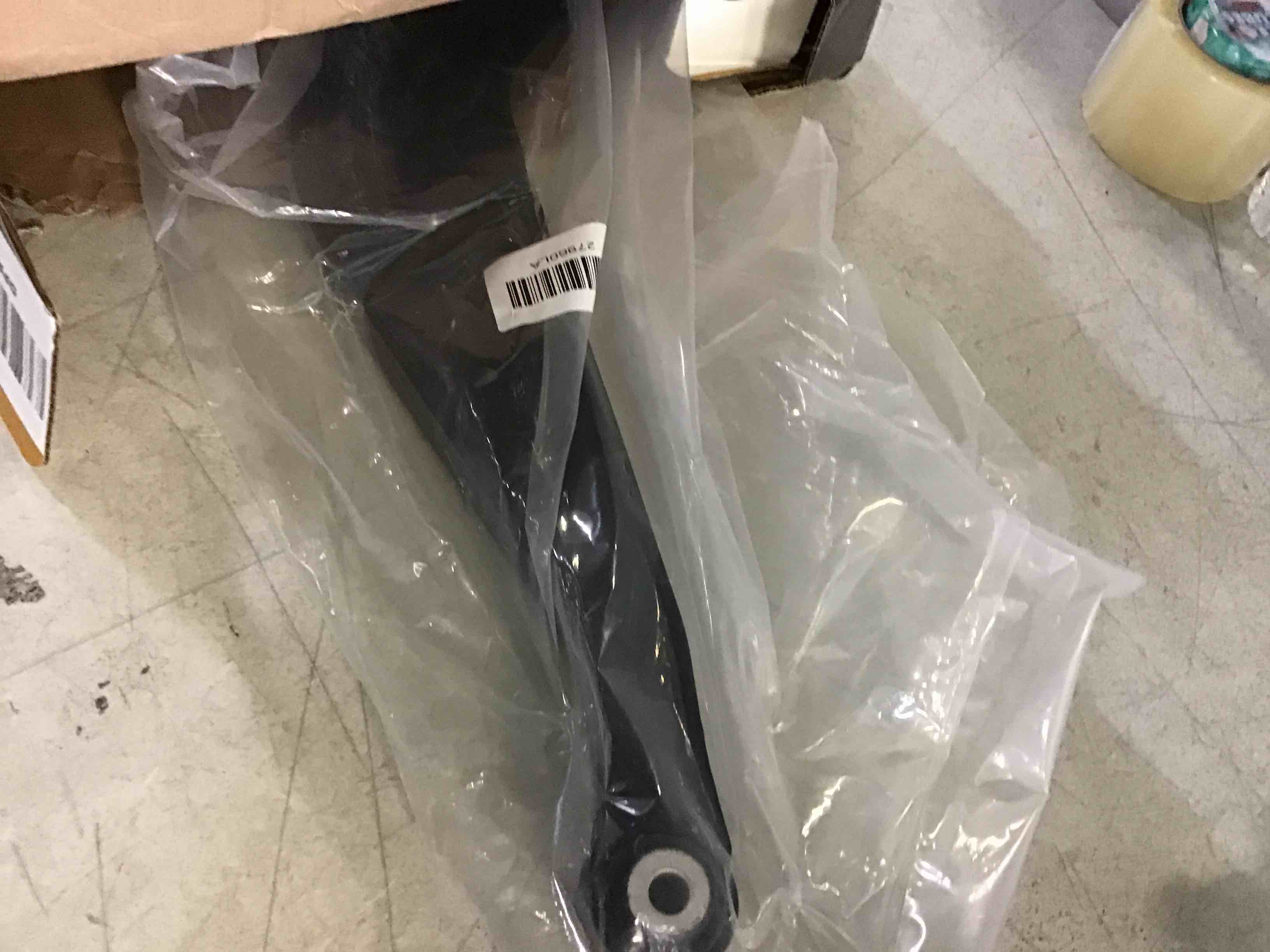 https://s3.amazonaws.com/lotting-images-prod/bidfta/BLU5663362_1696008710564.jpeg