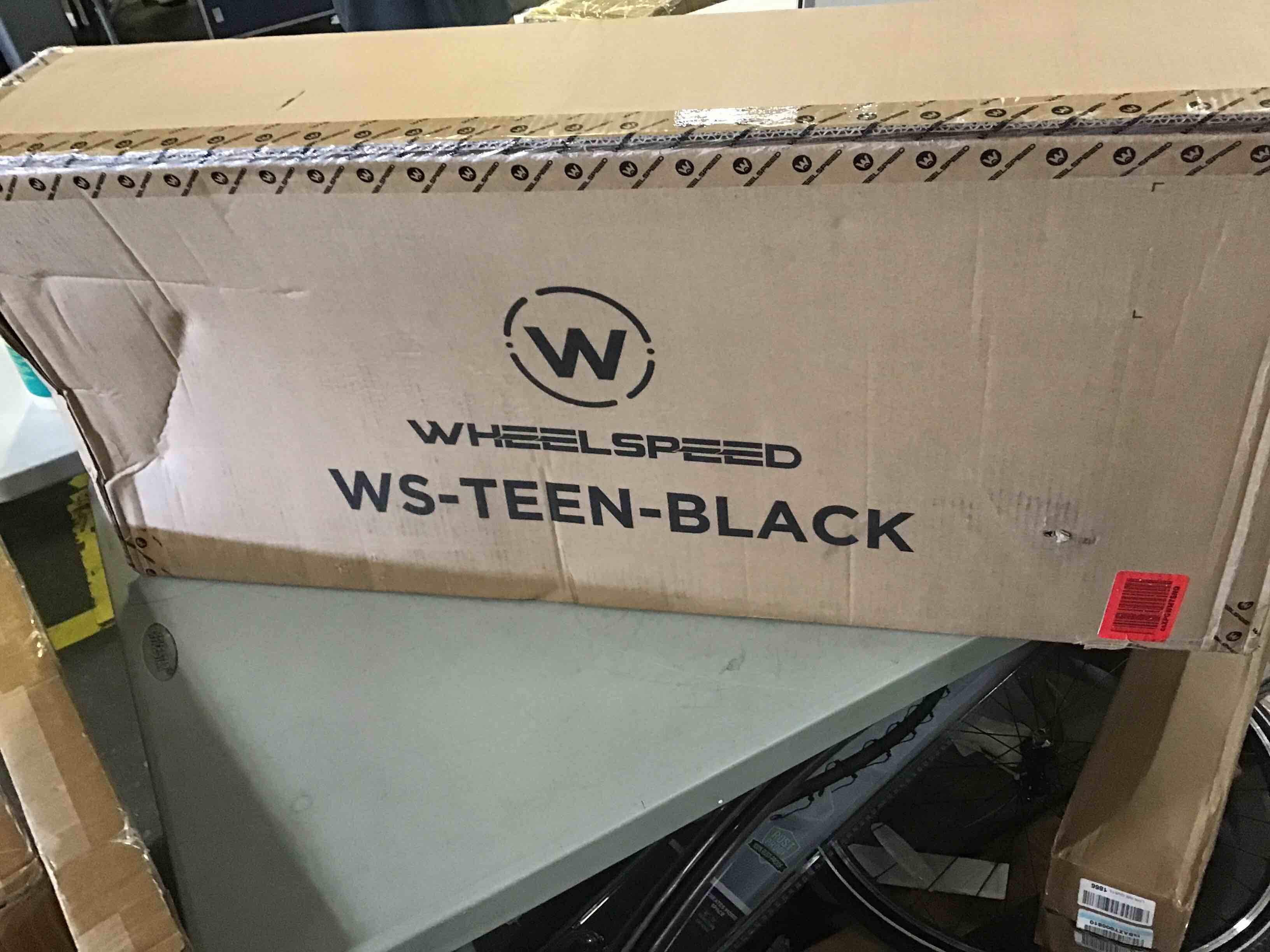 https://s3.amazonaws.com/lotting-images-prod/bidfta/BLU5663547_1696264649738.jpeg