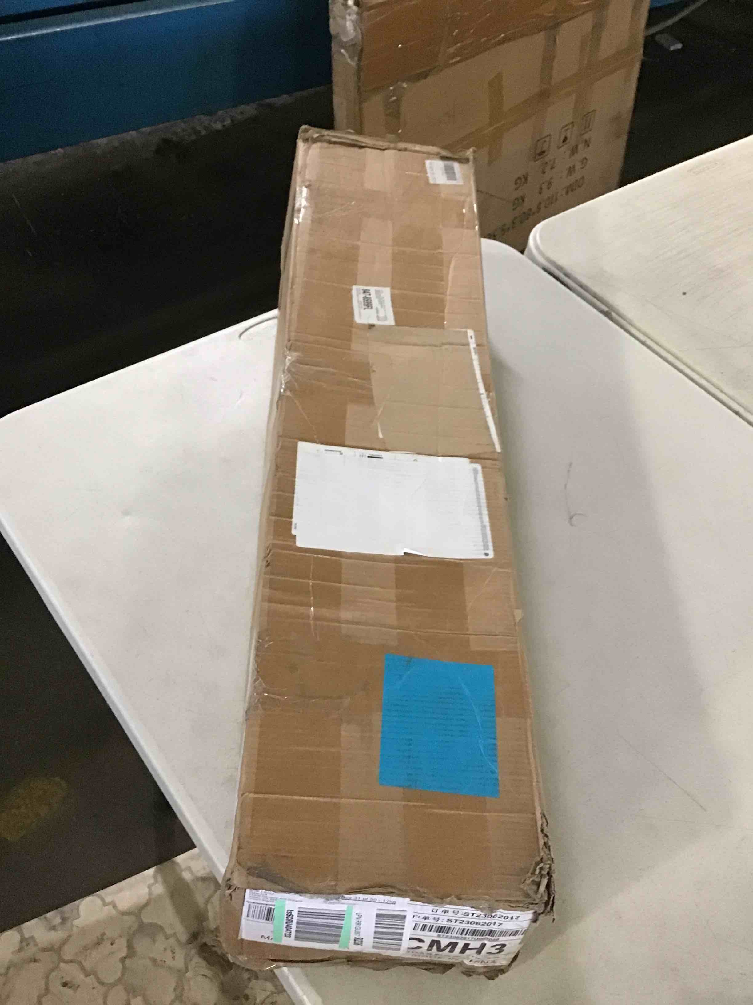 https://s3.amazonaws.com/lotting-images-prod/bidfta/BLU5663703_1696350109024.jpeg