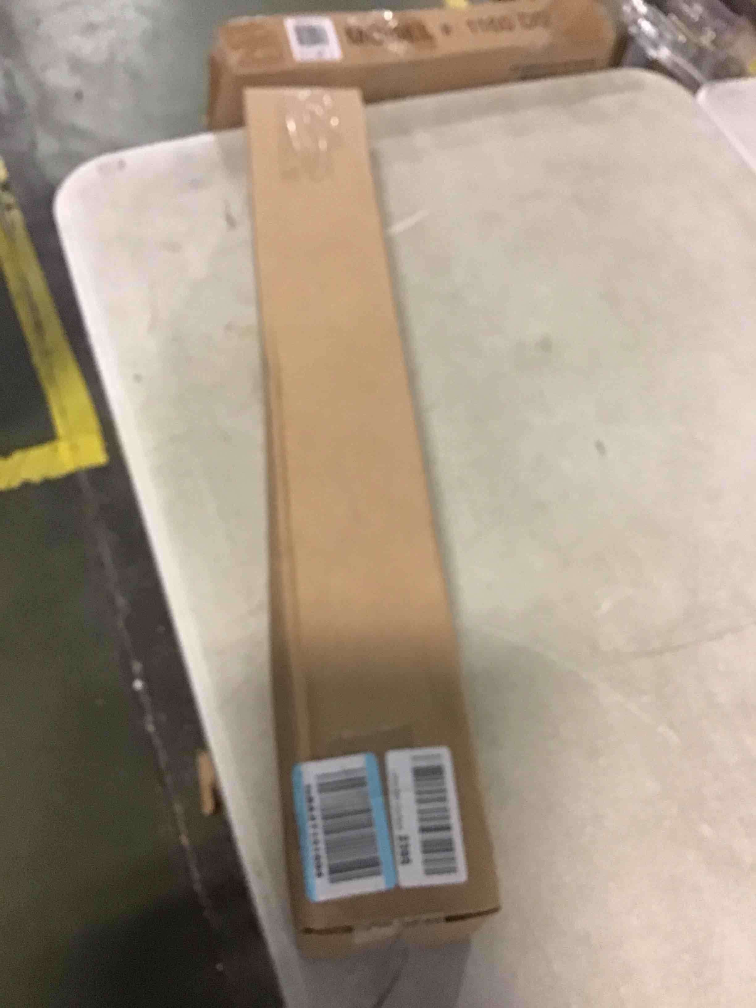 https://s3.amazonaws.com/lotting-images-prod/bidfta/BLU5664043_1696596417117.jpeg