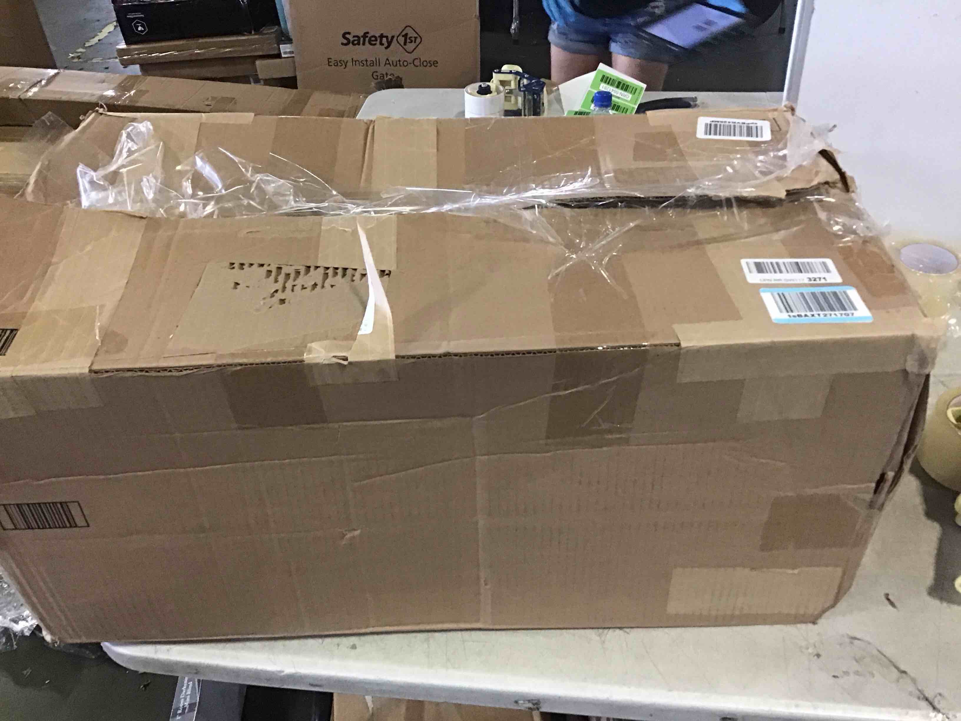 https://s3.amazonaws.com/lotting-images-prod/bidfta/BLU5664106_1696605291509.jpeg