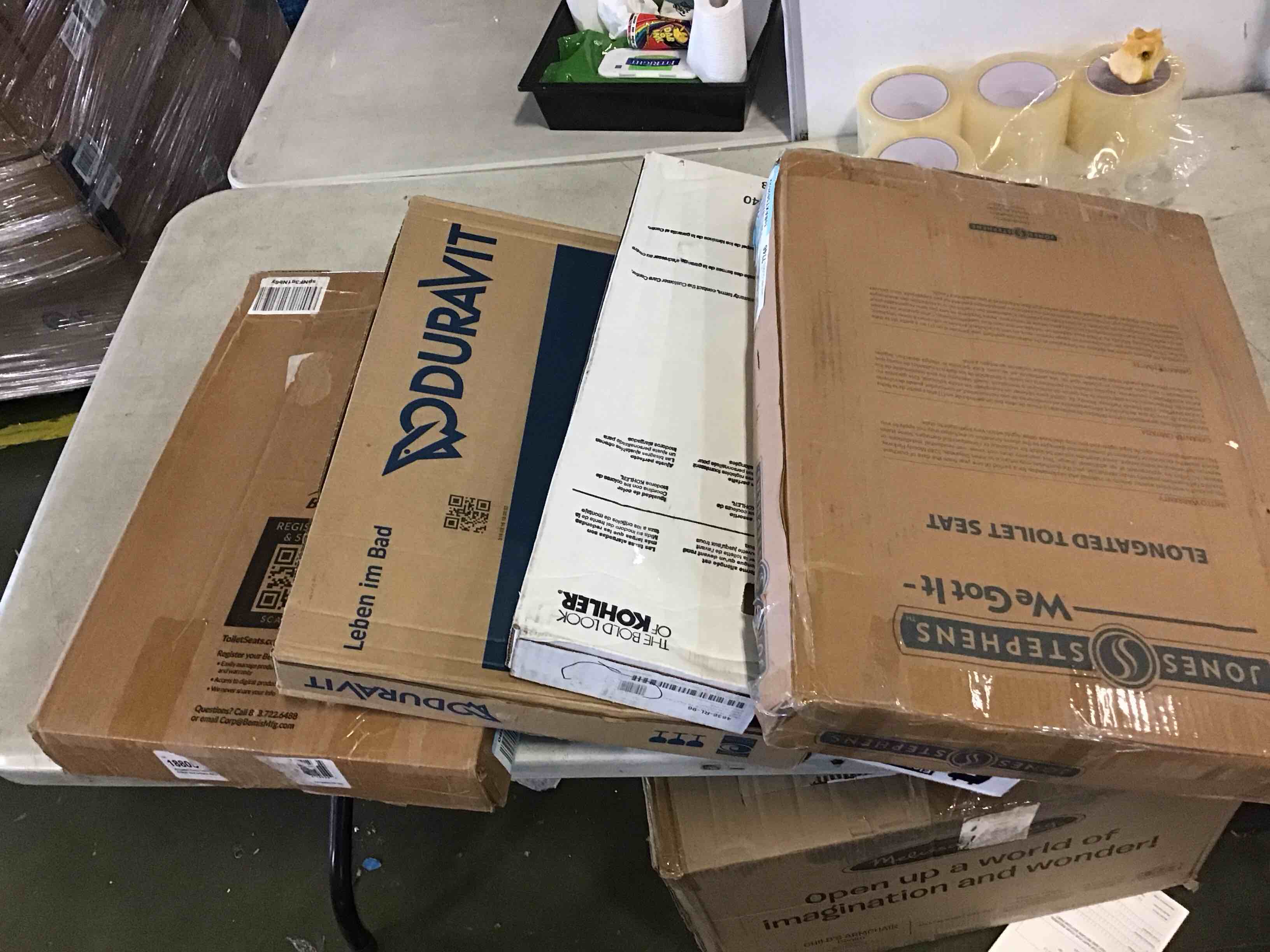 https://s3.amazonaws.com/lotting-images-prod/bidfta/BLU5664207_1696622209226.jpeg