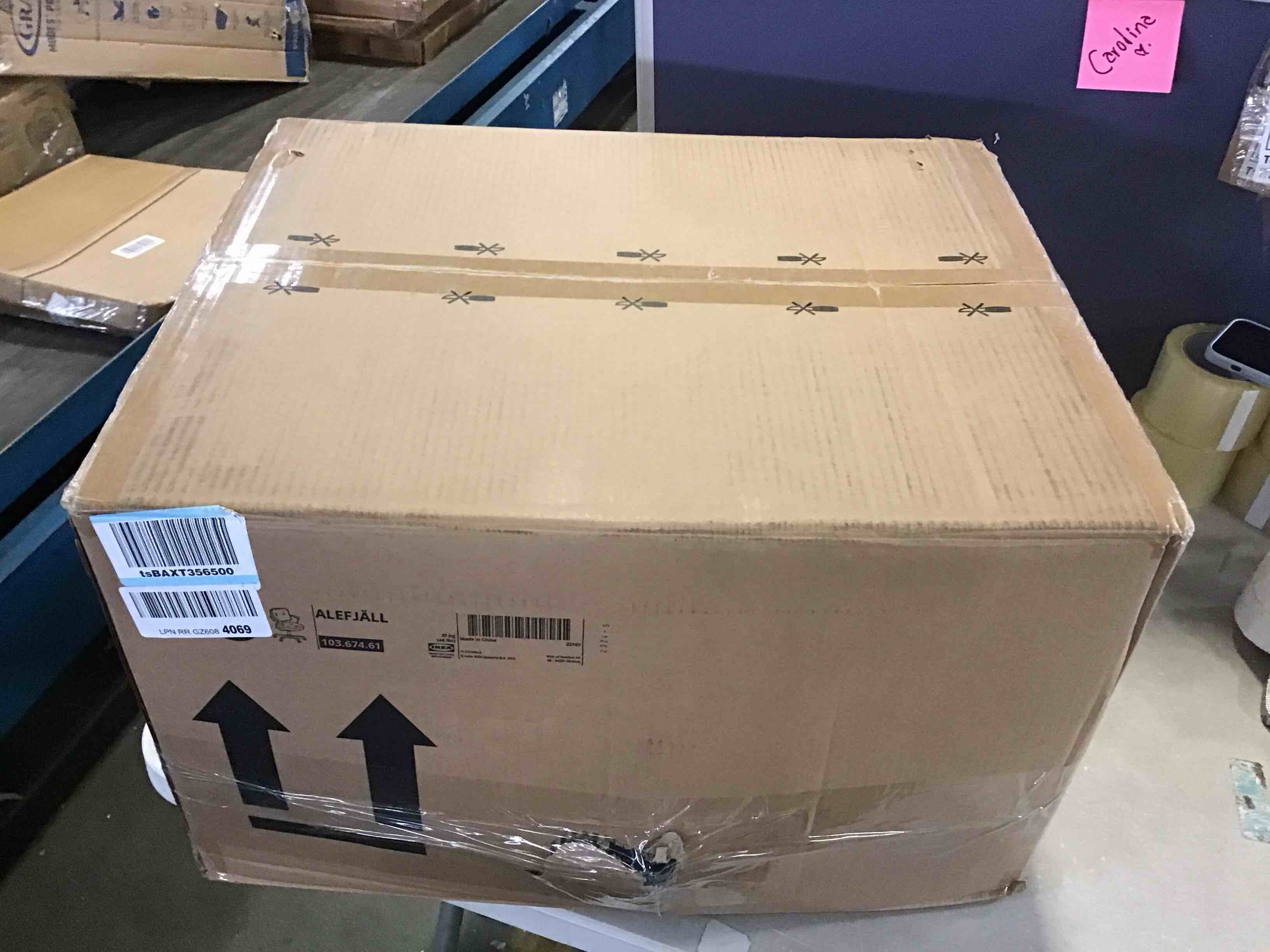 https://s3.amazonaws.com/lotting-images-prod/bidfta/BLU5664386_1696875722658.jpeg