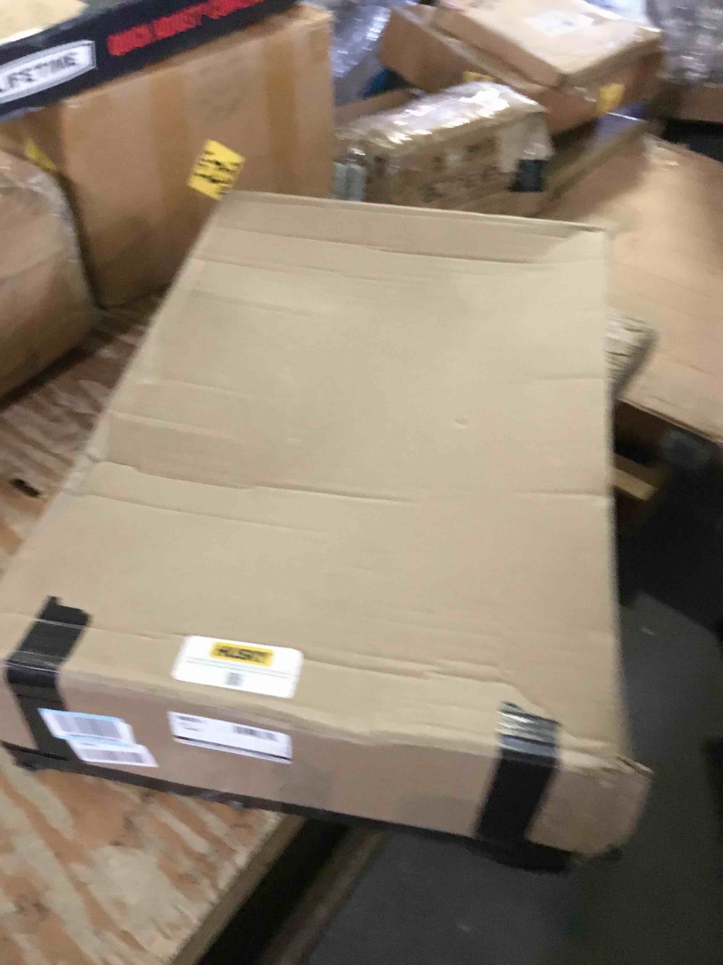 https://s3.amazonaws.com/lotting-images-prod/bidfta/BLU5664517_1695739699590.jpeg