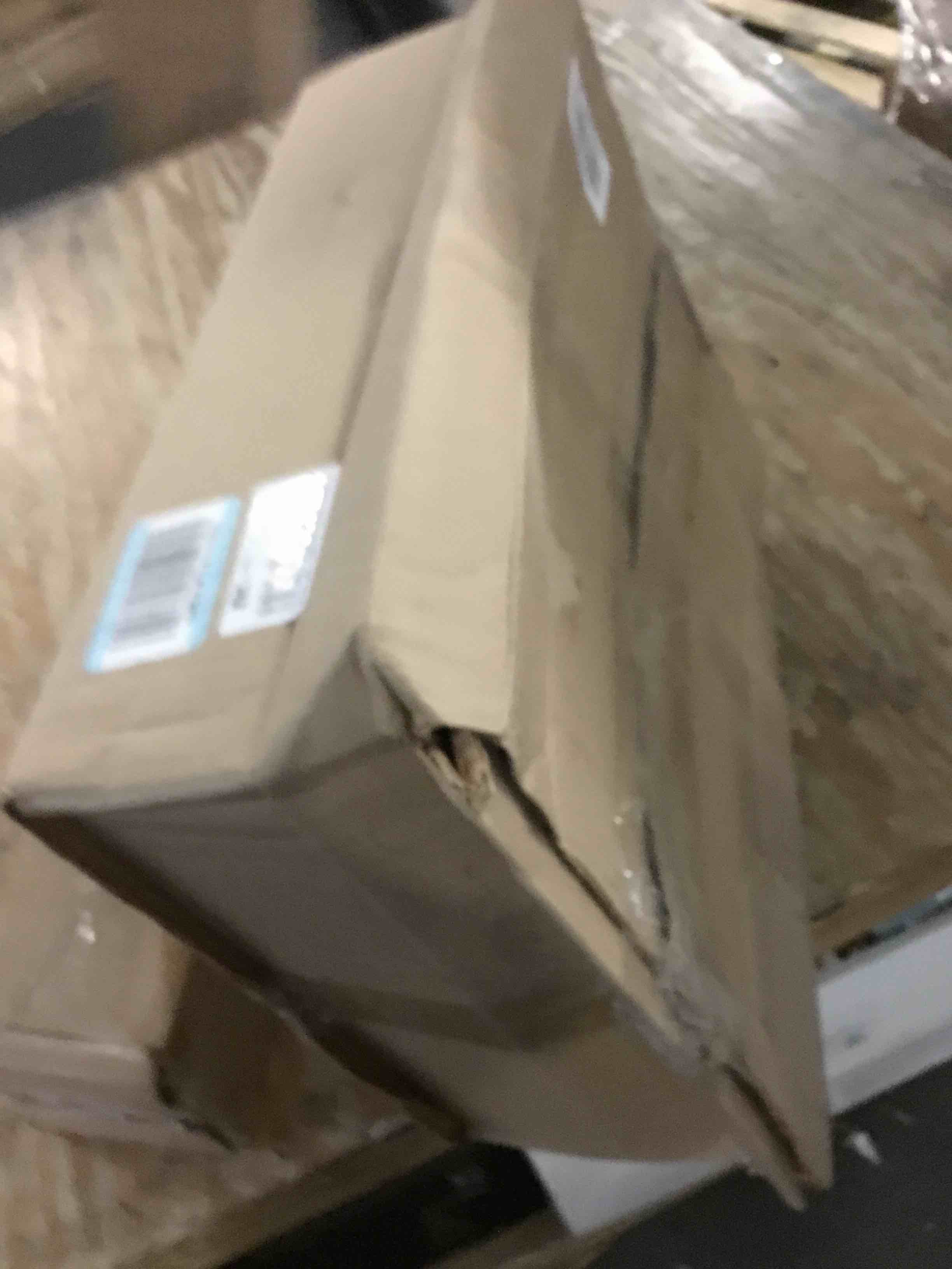 https://s3.amazonaws.com/lotting-images-prod/bidfta/BLU5664733_1695822938306.jpeg