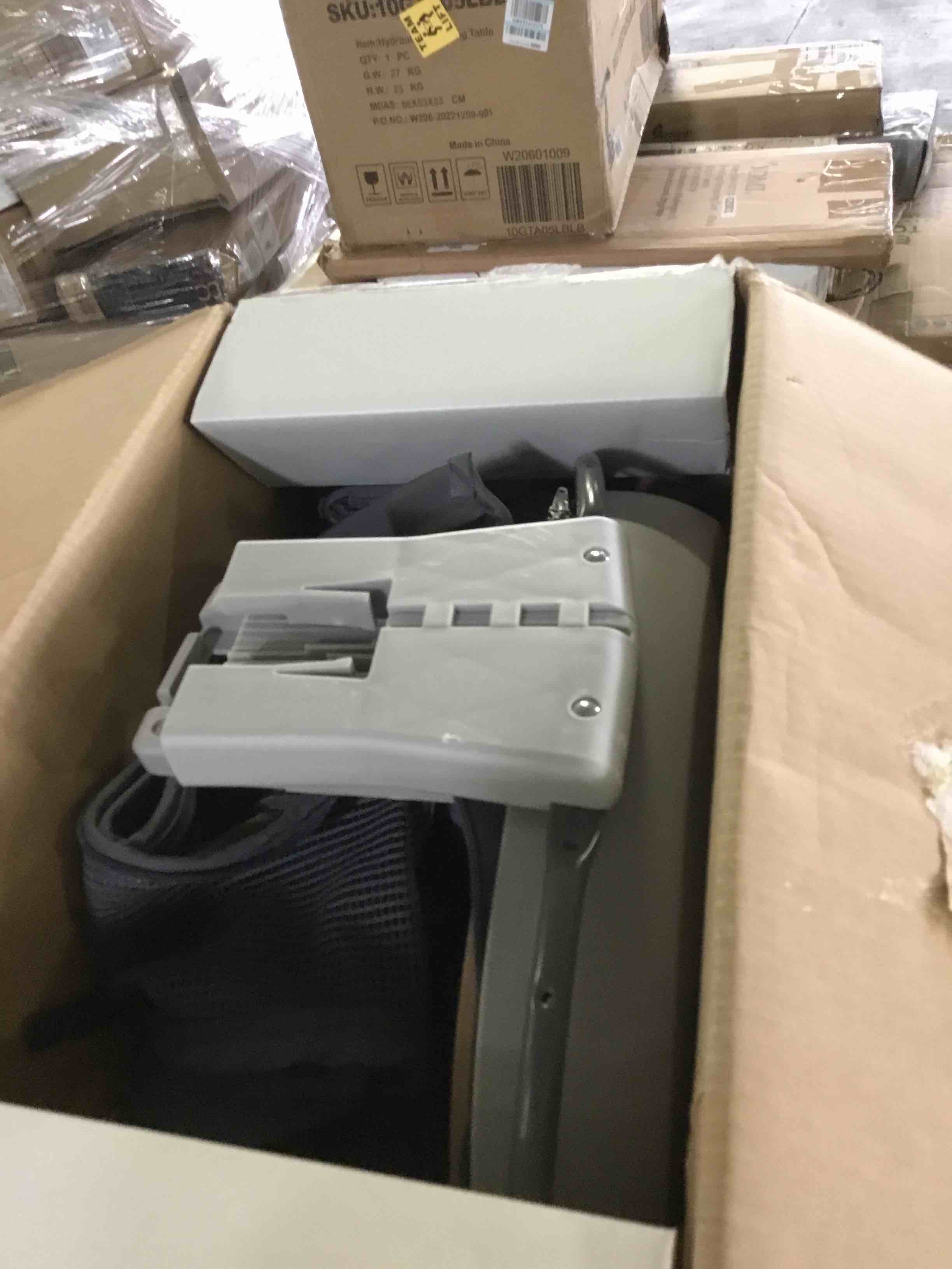 https://s3.amazonaws.com/lotting-images-prod/bidfta/BLU5664883_1695845260991.jpeg