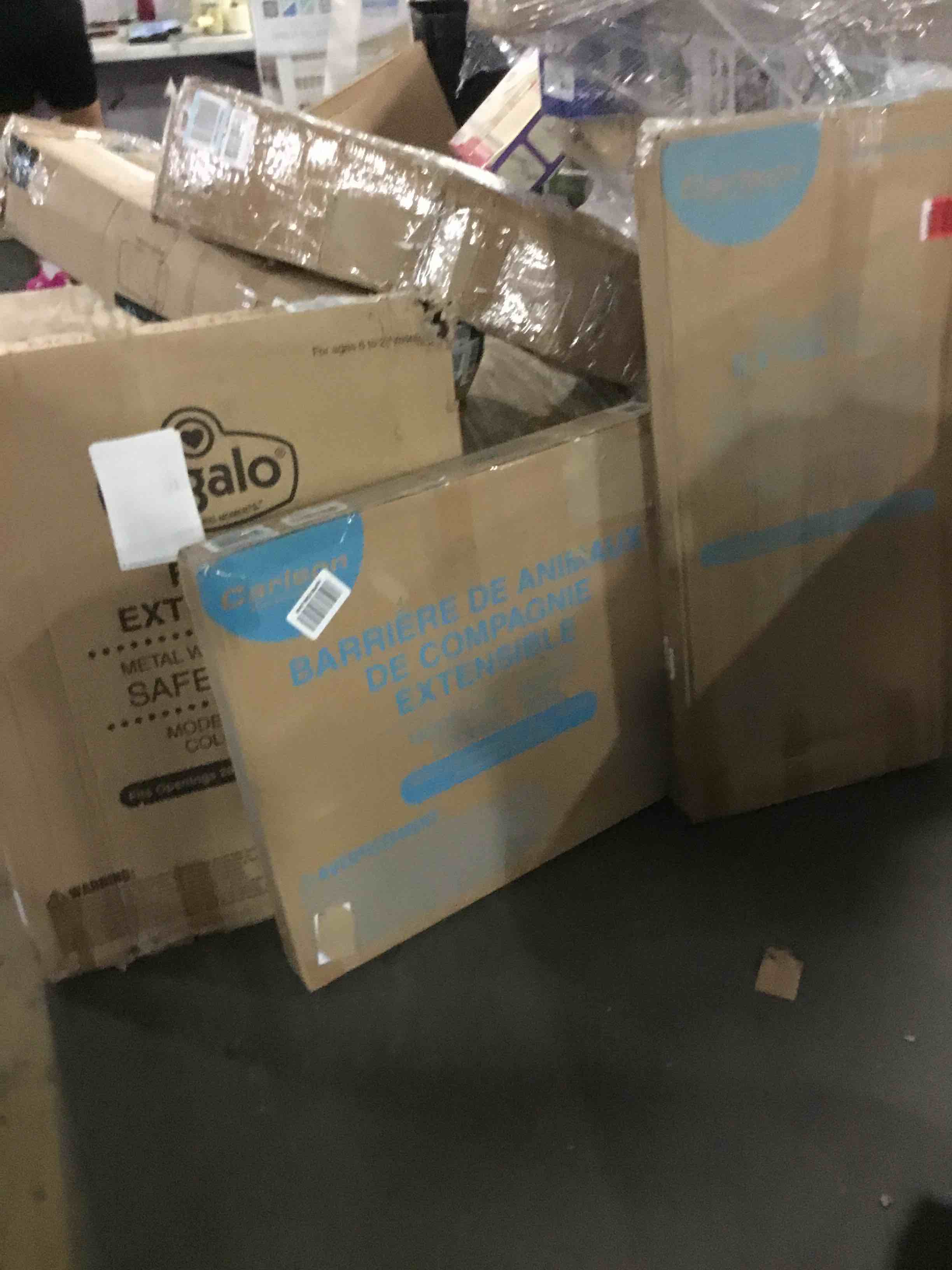 https://s3.amazonaws.com/lotting-images-prod/bidfta/BLU5664907_1695900852711.jpeg