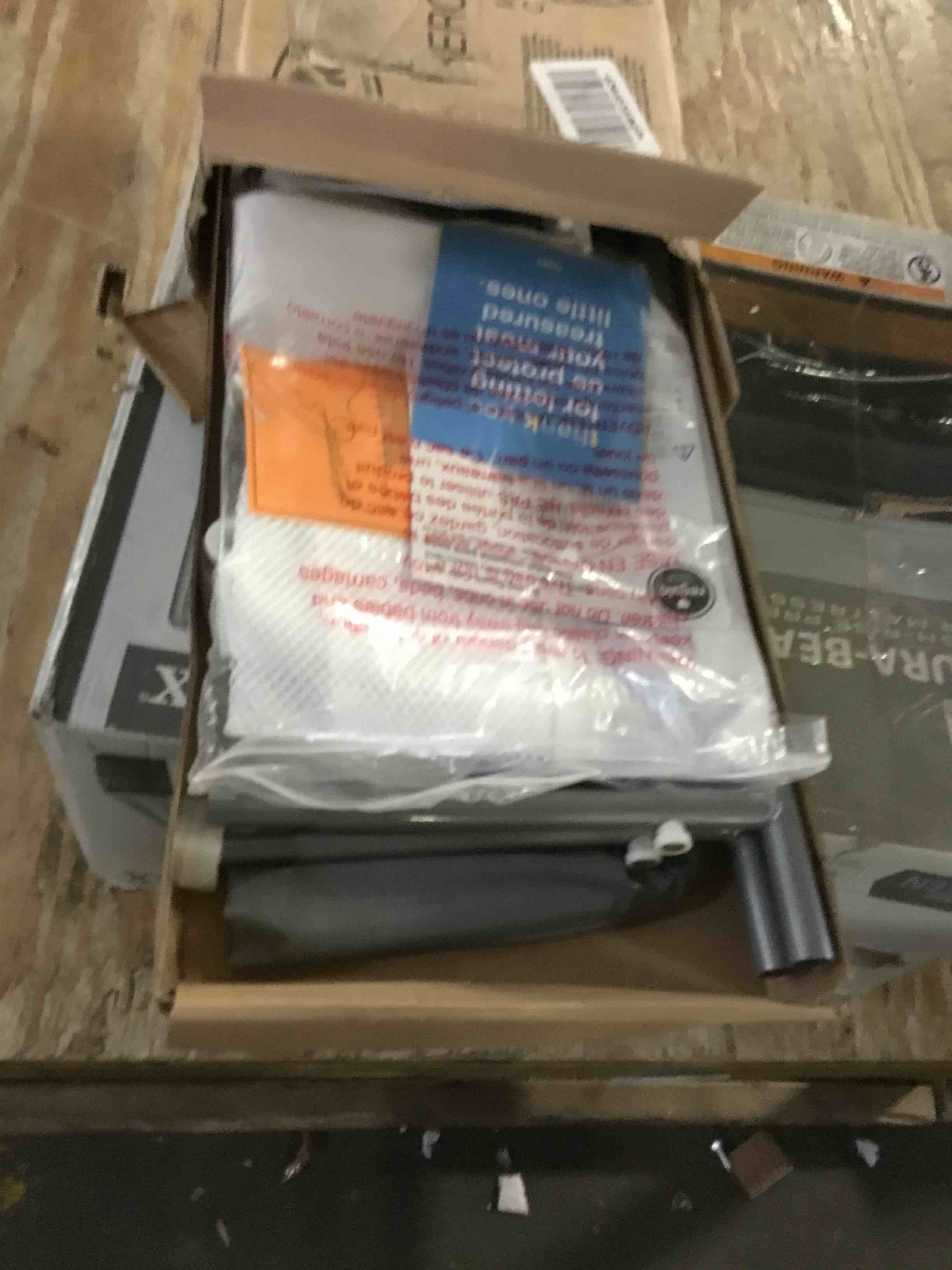 https://s3.amazonaws.com/lotting-images-prod/bidfta/BLU5665055_1695922082936.jpeg