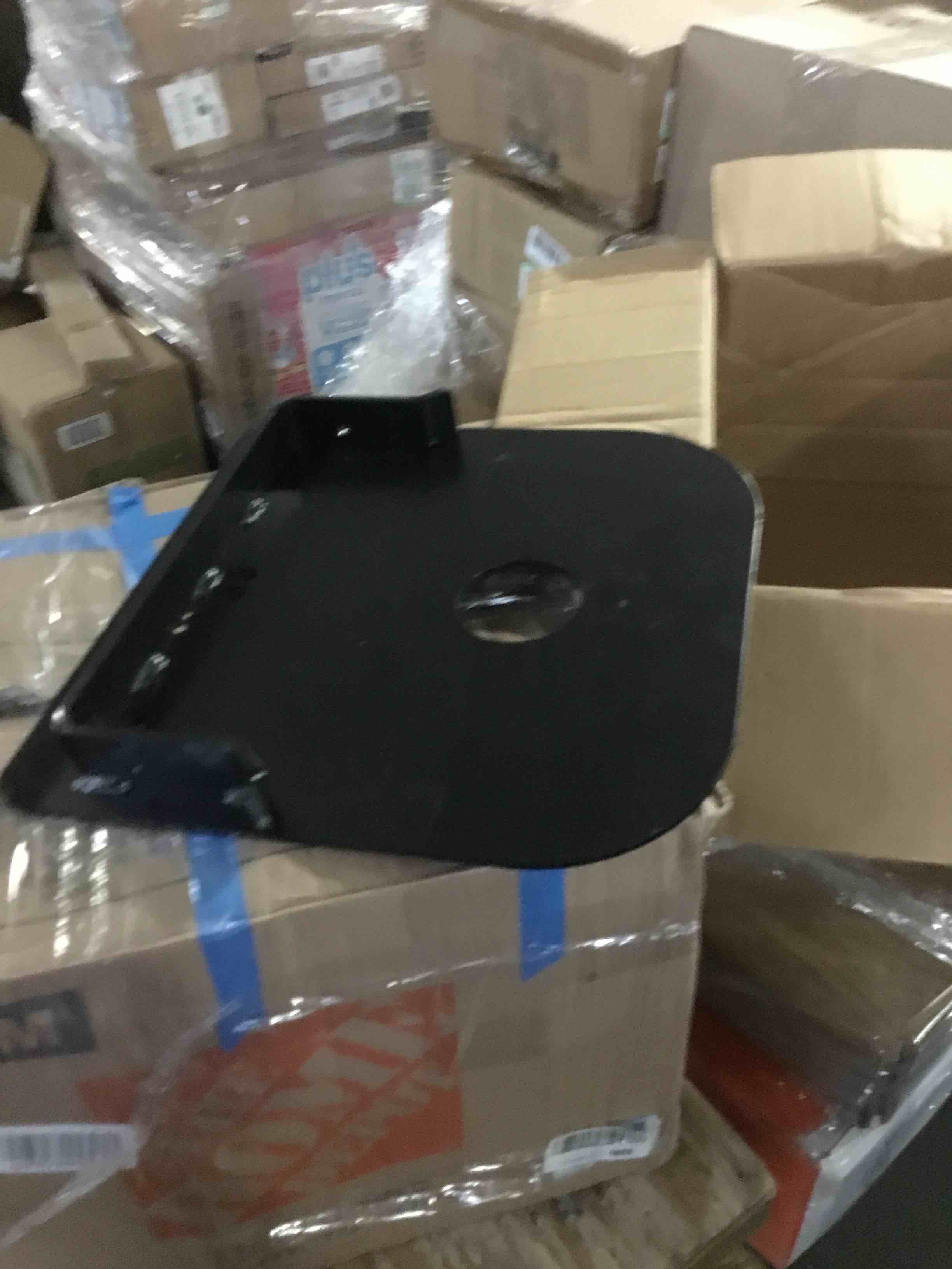 https://s3.amazonaws.com/lotting-images-prod/bidfta/BLU5665250_1695998925664.jpeg