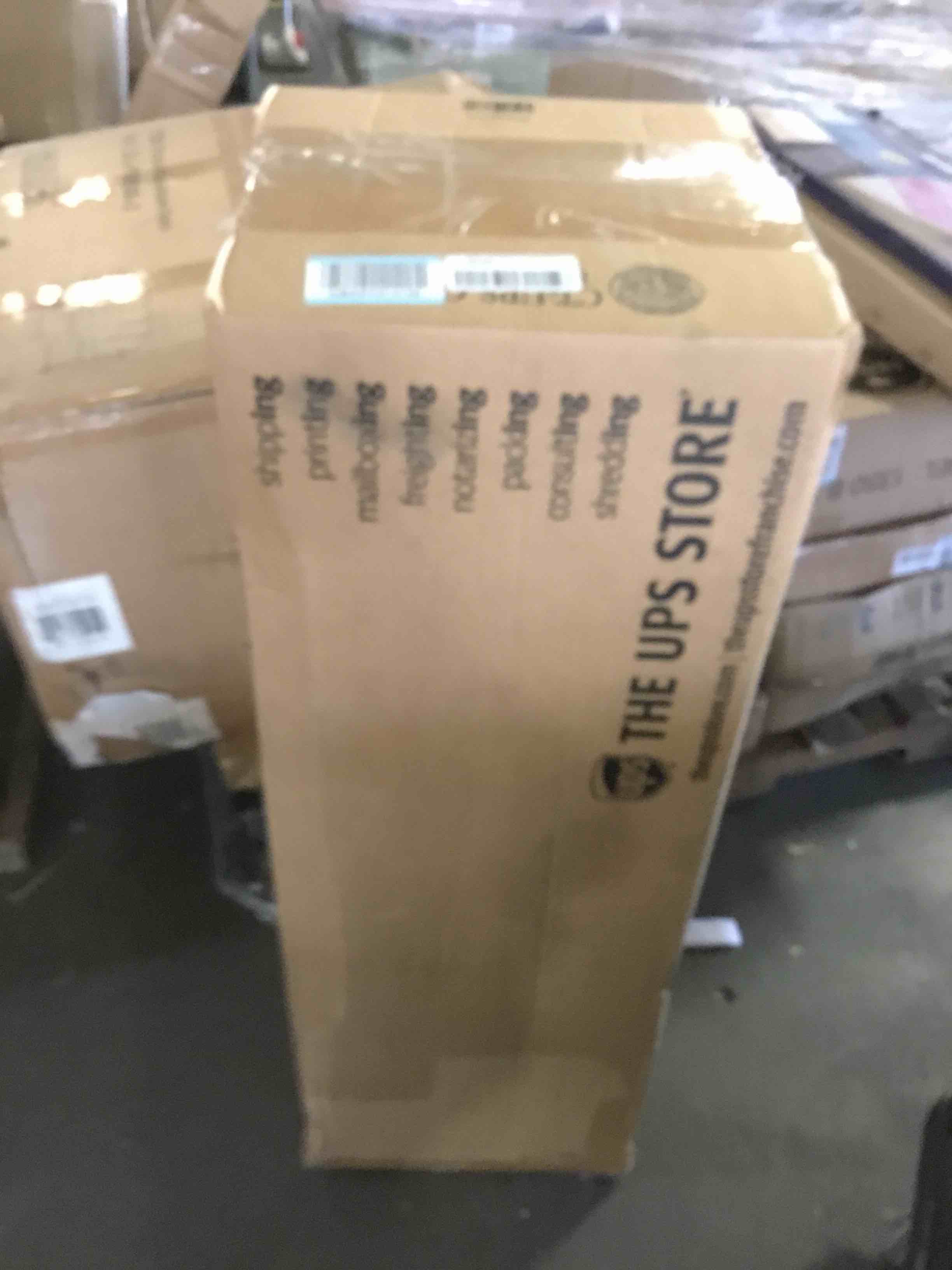https://s3.amazonaws.com/lotting-images-prod/bidfta/BLU5665427_1696252720725.jpeg