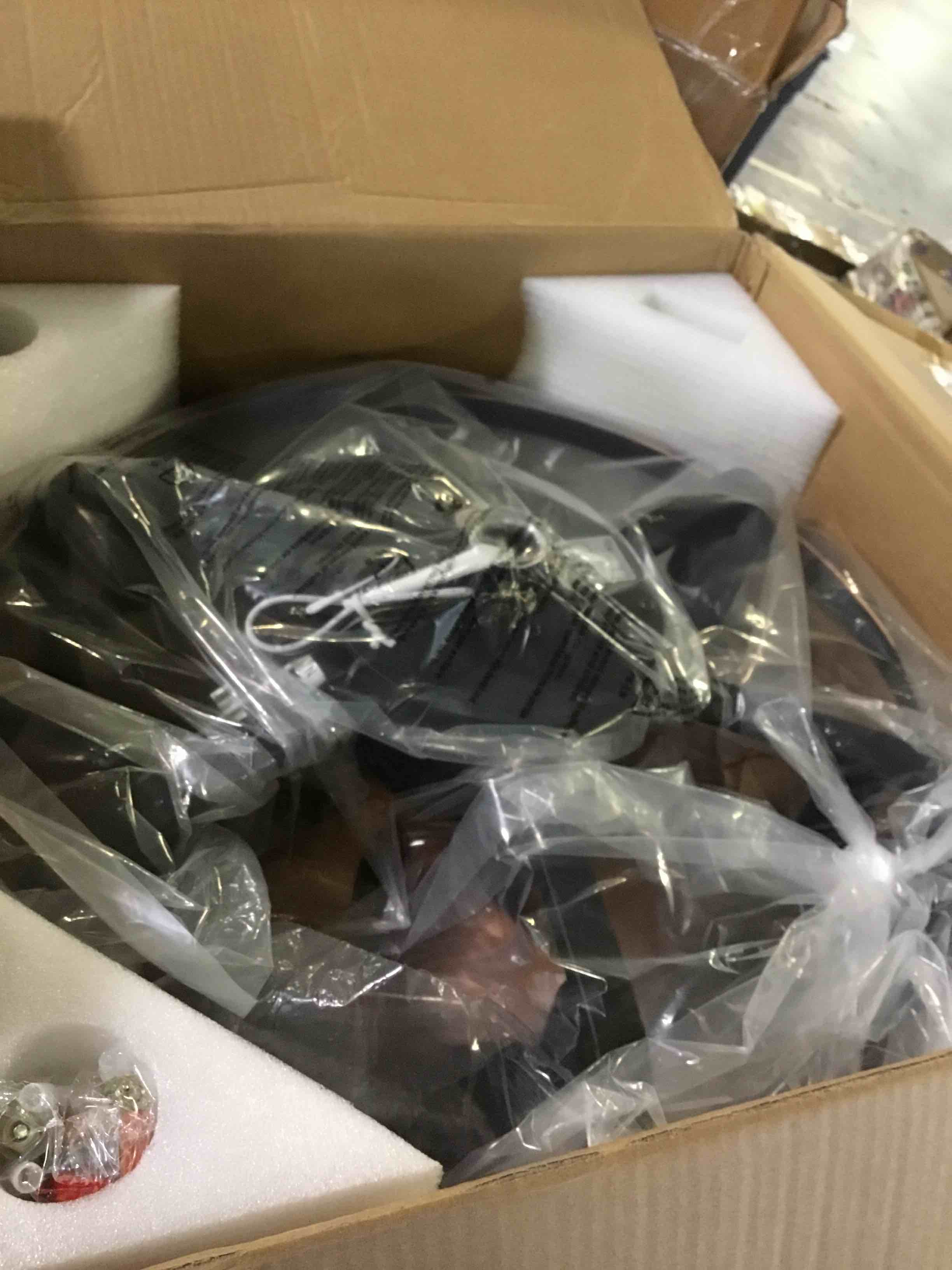 https://s3.amazonaws.com/lotting-images-prod/bidfta/BLU5665535_1696268269910.jpeg