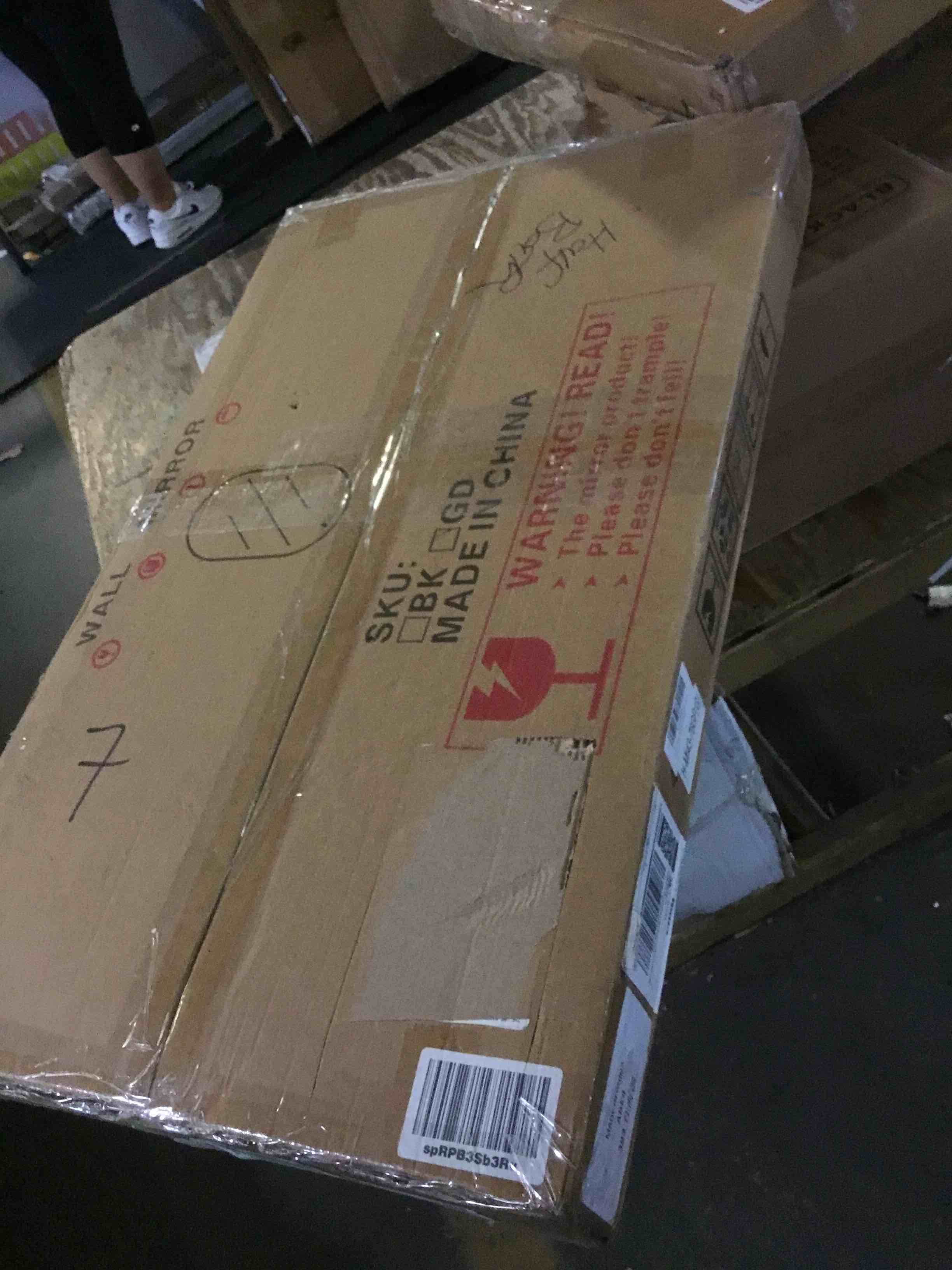 https://s3.amazonaws.com/lotting-images-prod/bidfta/BLU5665583_1696274976858.jpeg