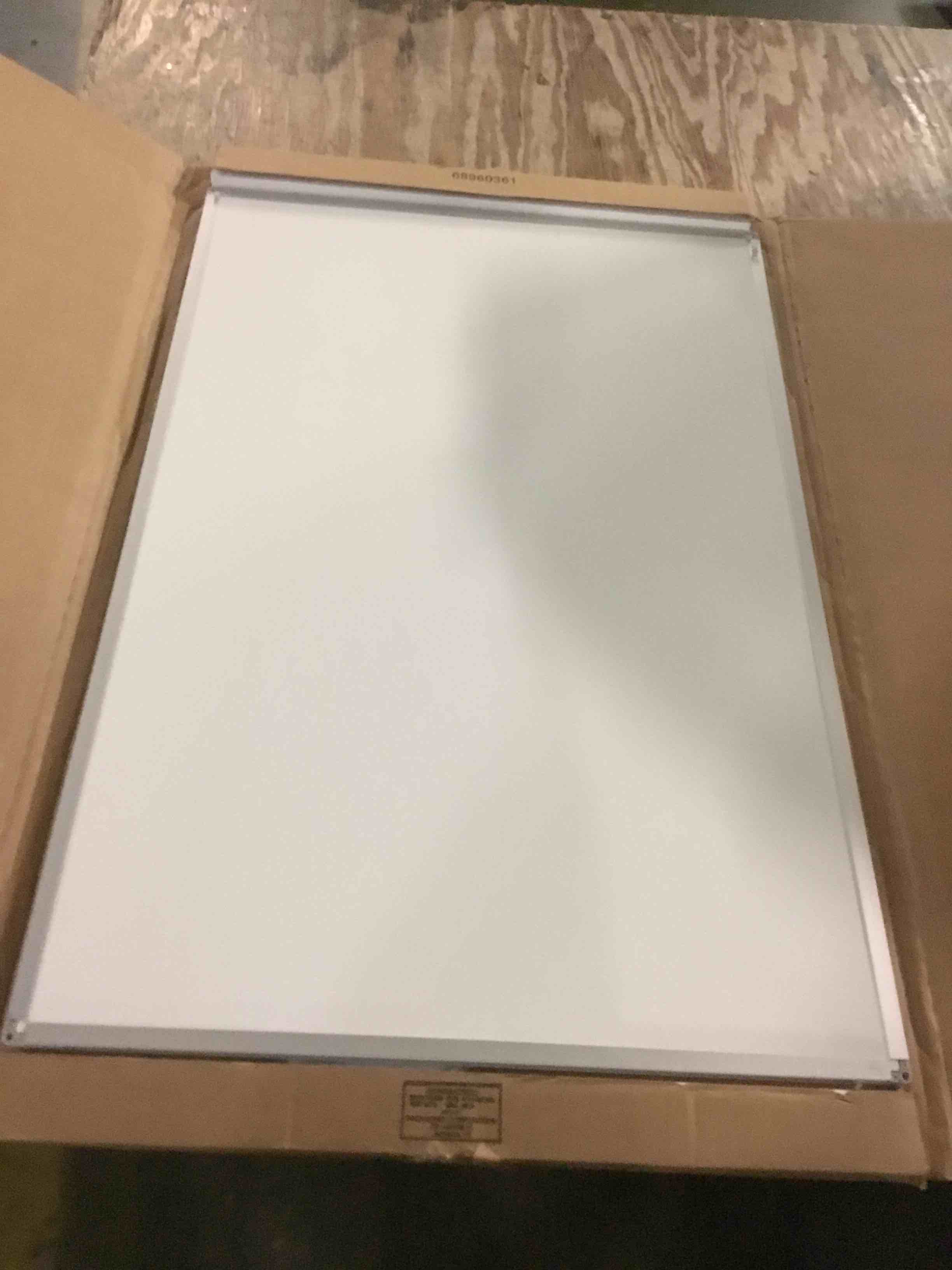 https://s3.amazonaws.com/lotting-images-prod/bidfta/BLU5665613_1696331256634.jpeg