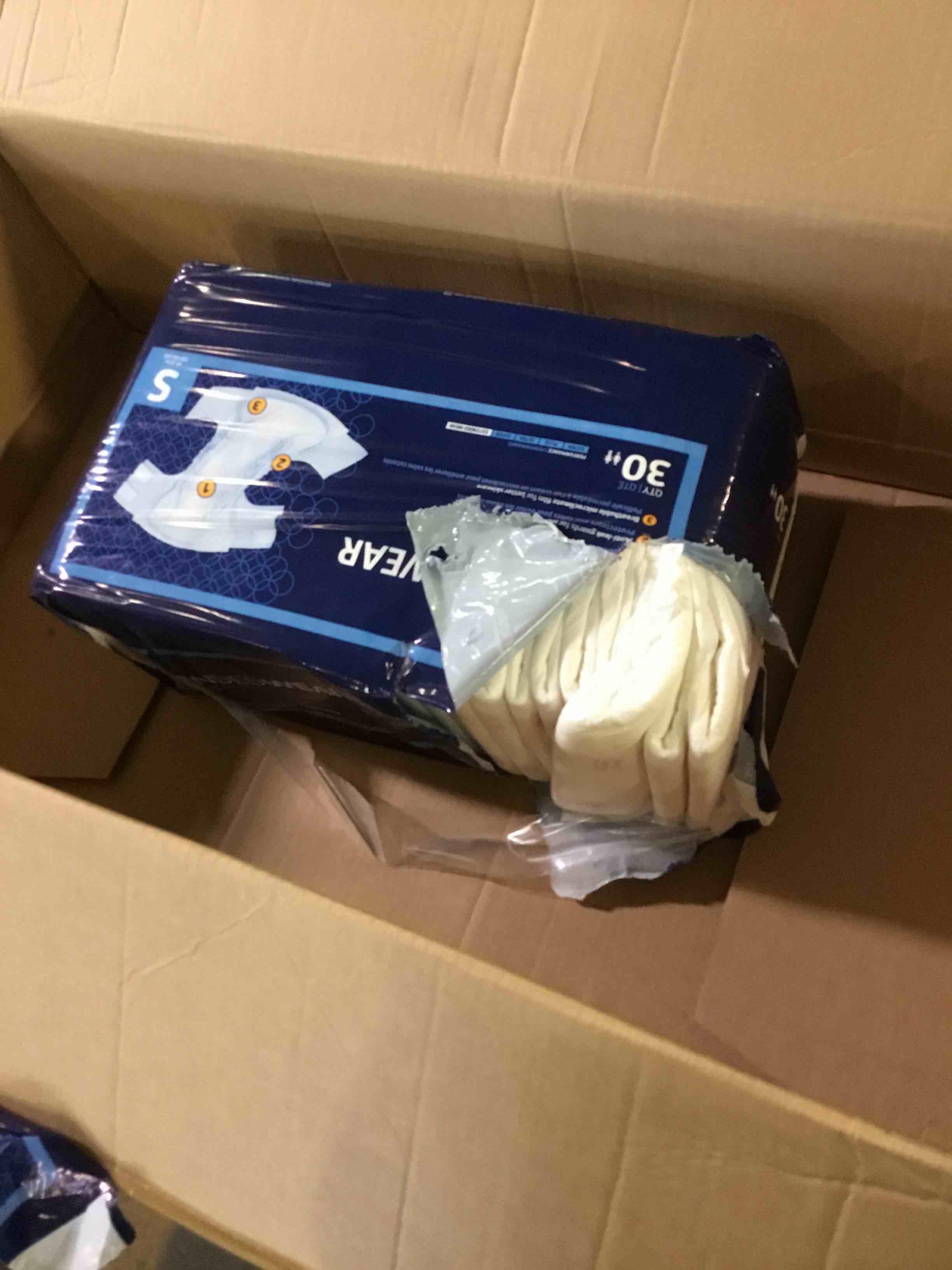https://s3.amazonaws.com/lotting-images-prod/bidfta/BLU5665753_1696350255453.jpeg