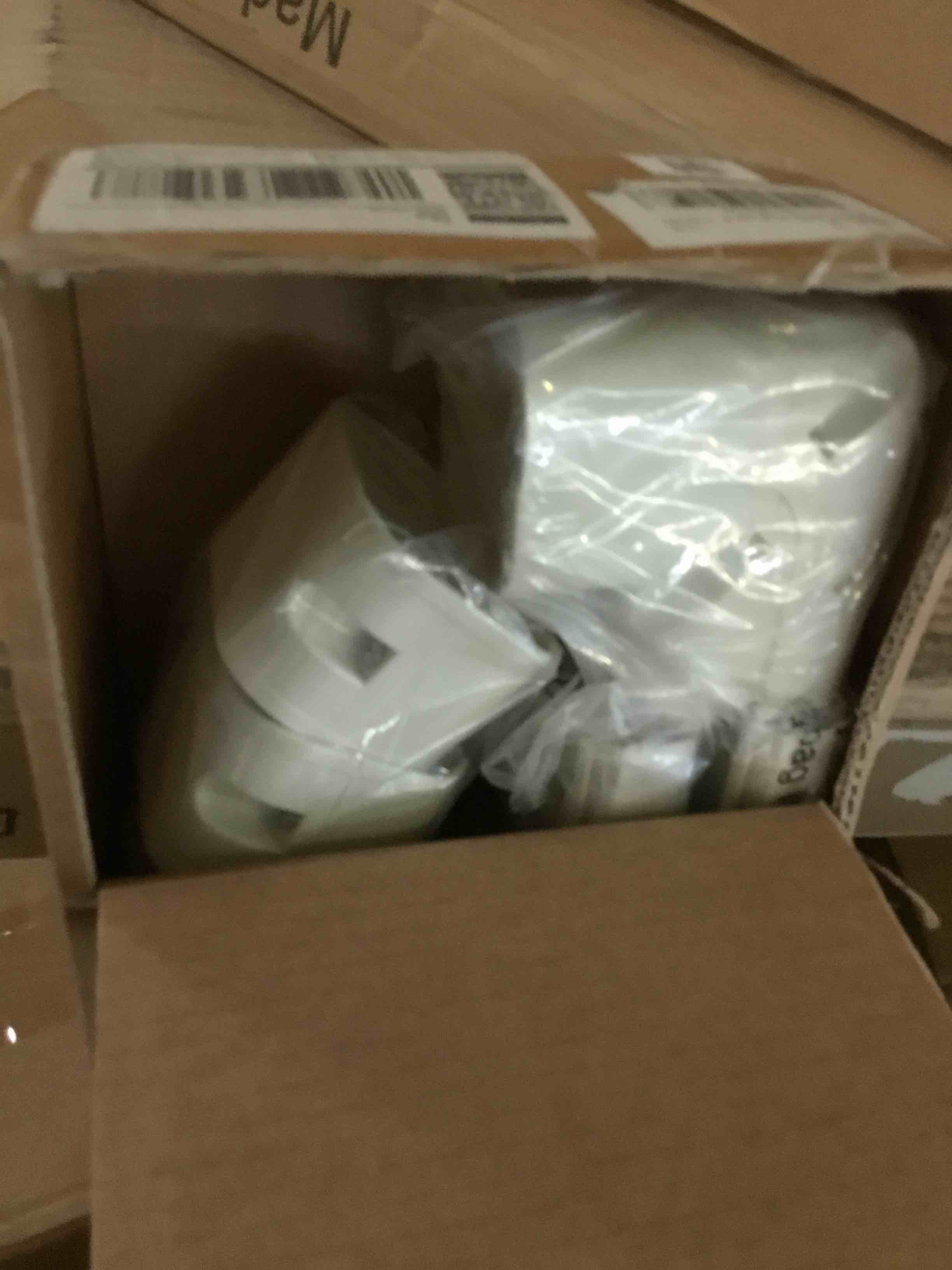 https://s3.amazonaws.com/lotting-images-prod/bidfta/BLU5665818_1696361709029.jpeg