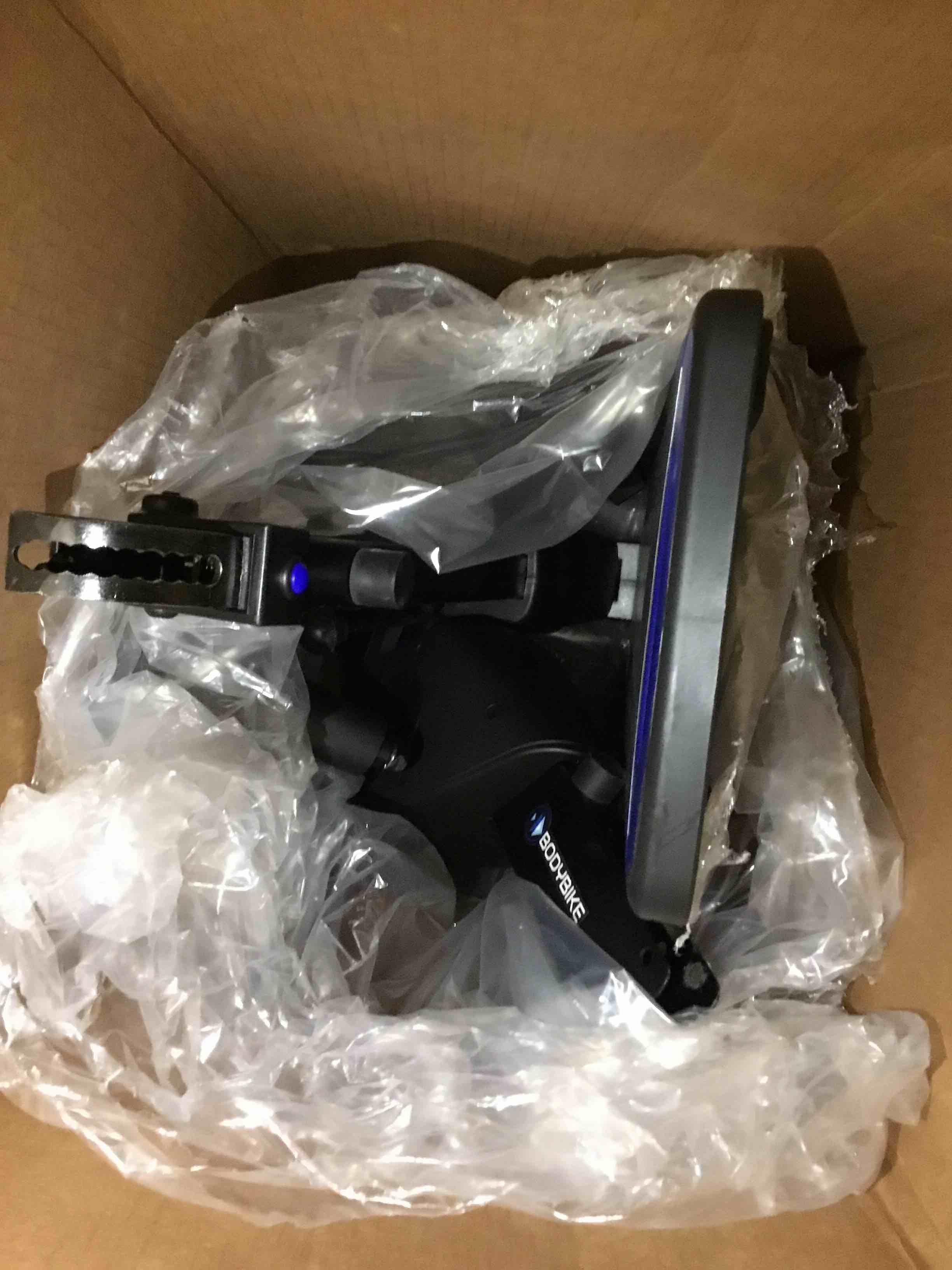 https://s3.amazonaws.com/lotting-images-prod/bidfta/BLU5666861_1696938670045.jpeg