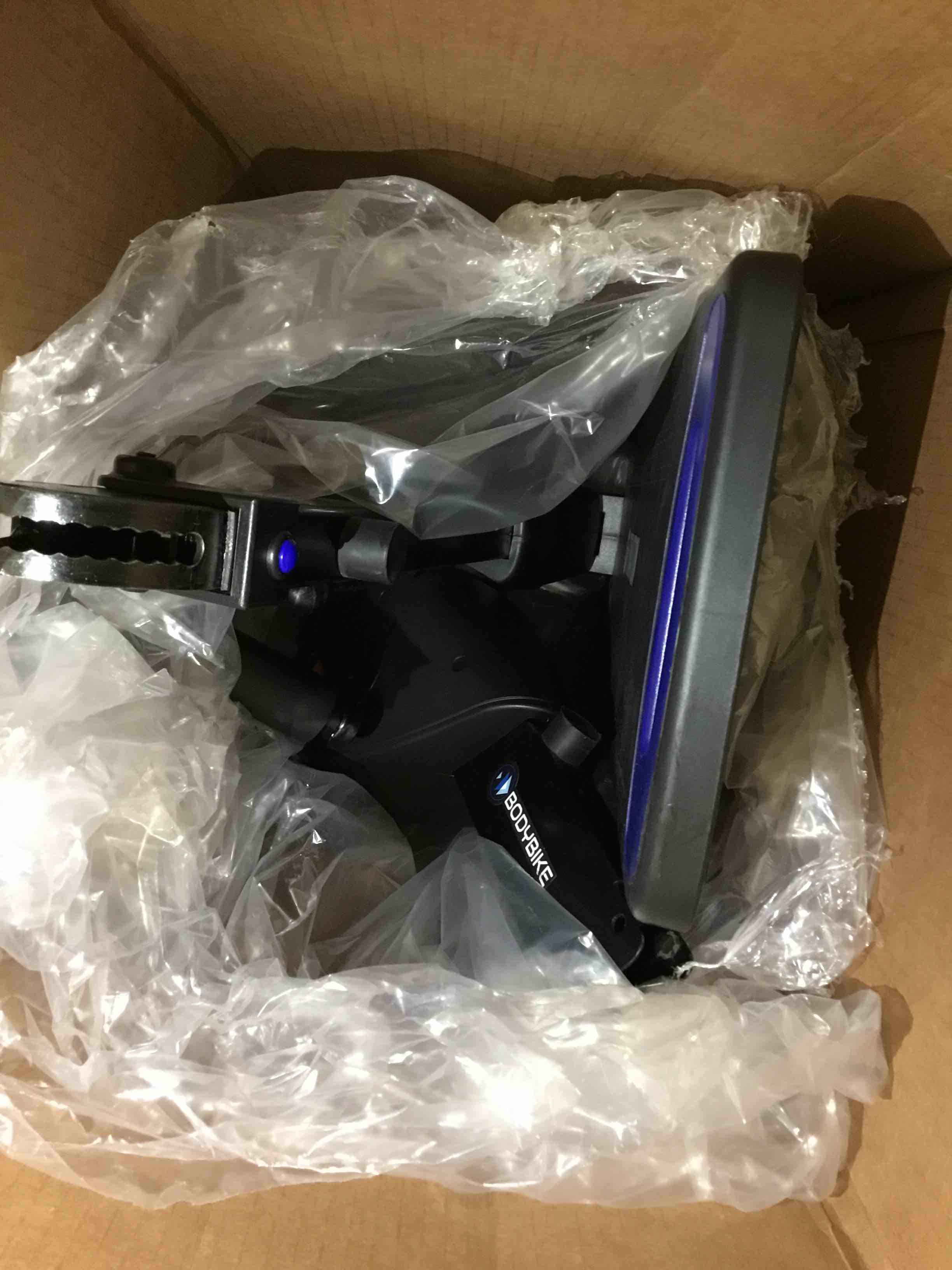 https://s3.amazonaws.com/lotting-images-prod/bidfta/BLU5666861_1696938695015.jpeg