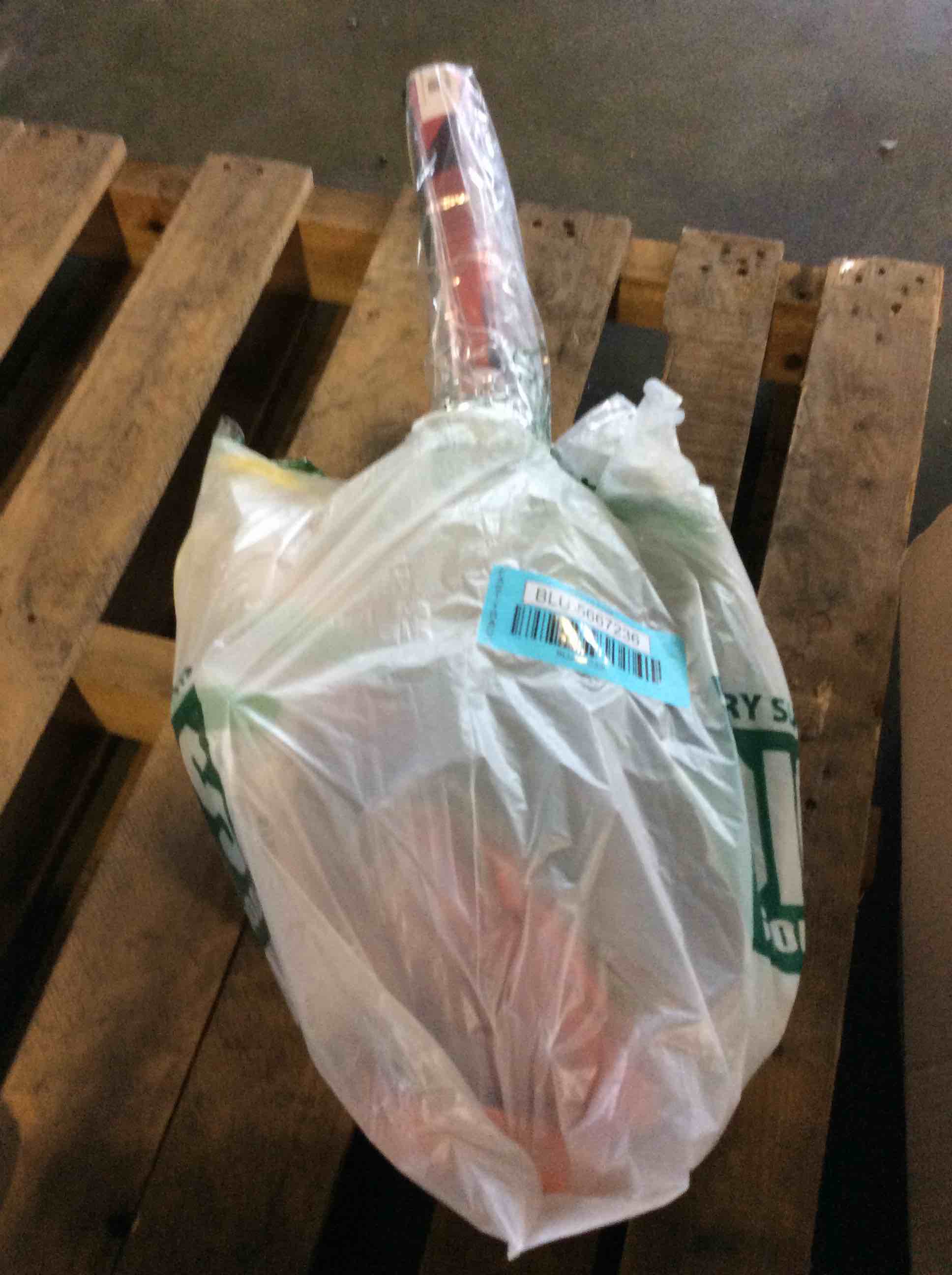 https://s3.amazonaws.com/lotting-images-prod/bidfta/BLU5667236_1697644108629.jpeg