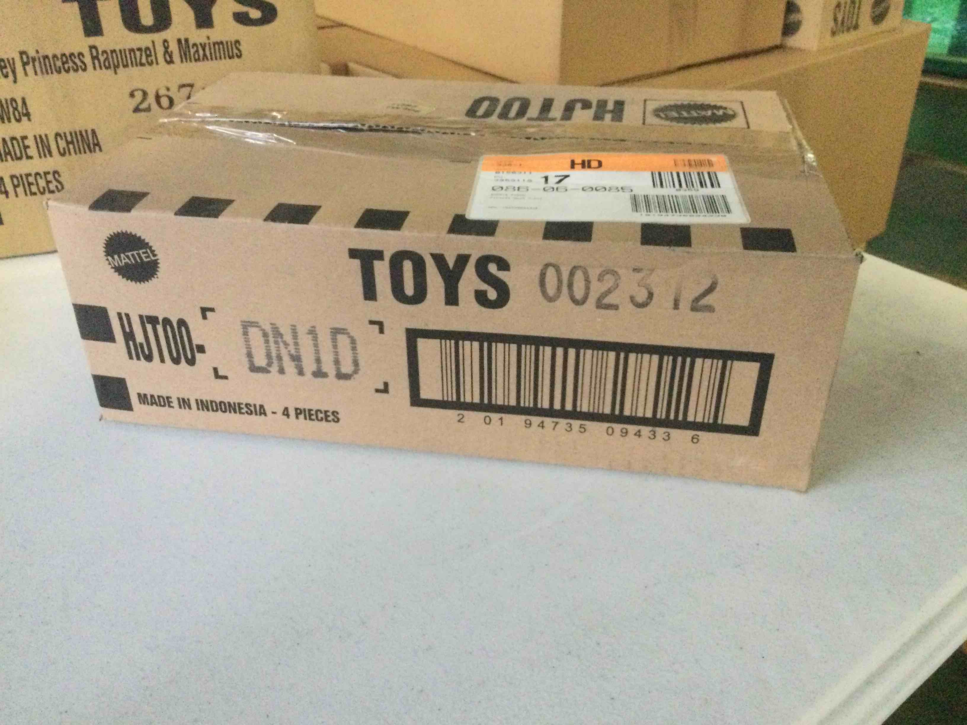 https://s3.amazonaws.com/lotting-images-prod/bidfta/BLU5667524_1695822524877.jpeg