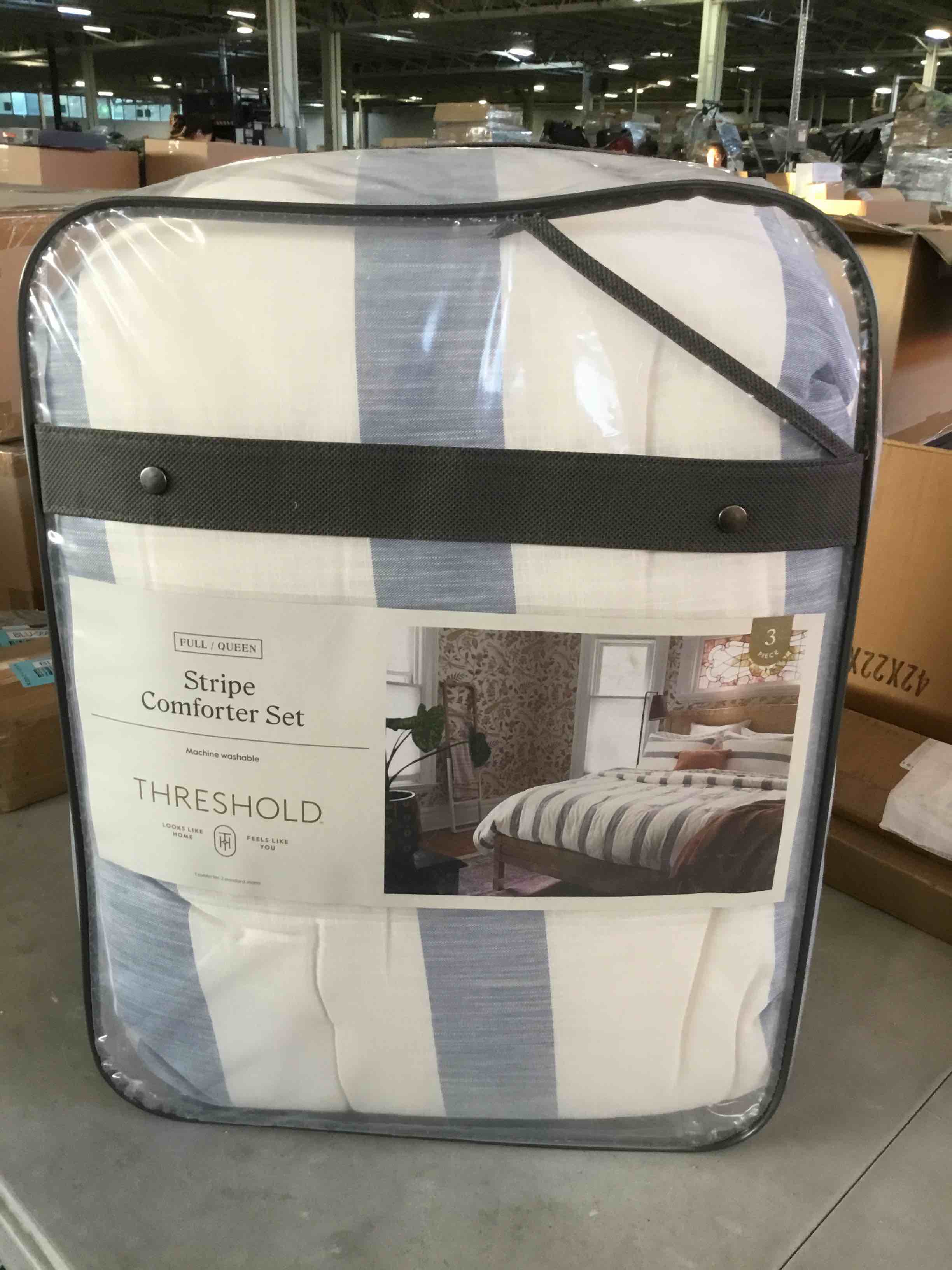 https://s3.amazonaws.com/lotting-images-prod/bidfta/BLU5669777_1696248844369.jpeg