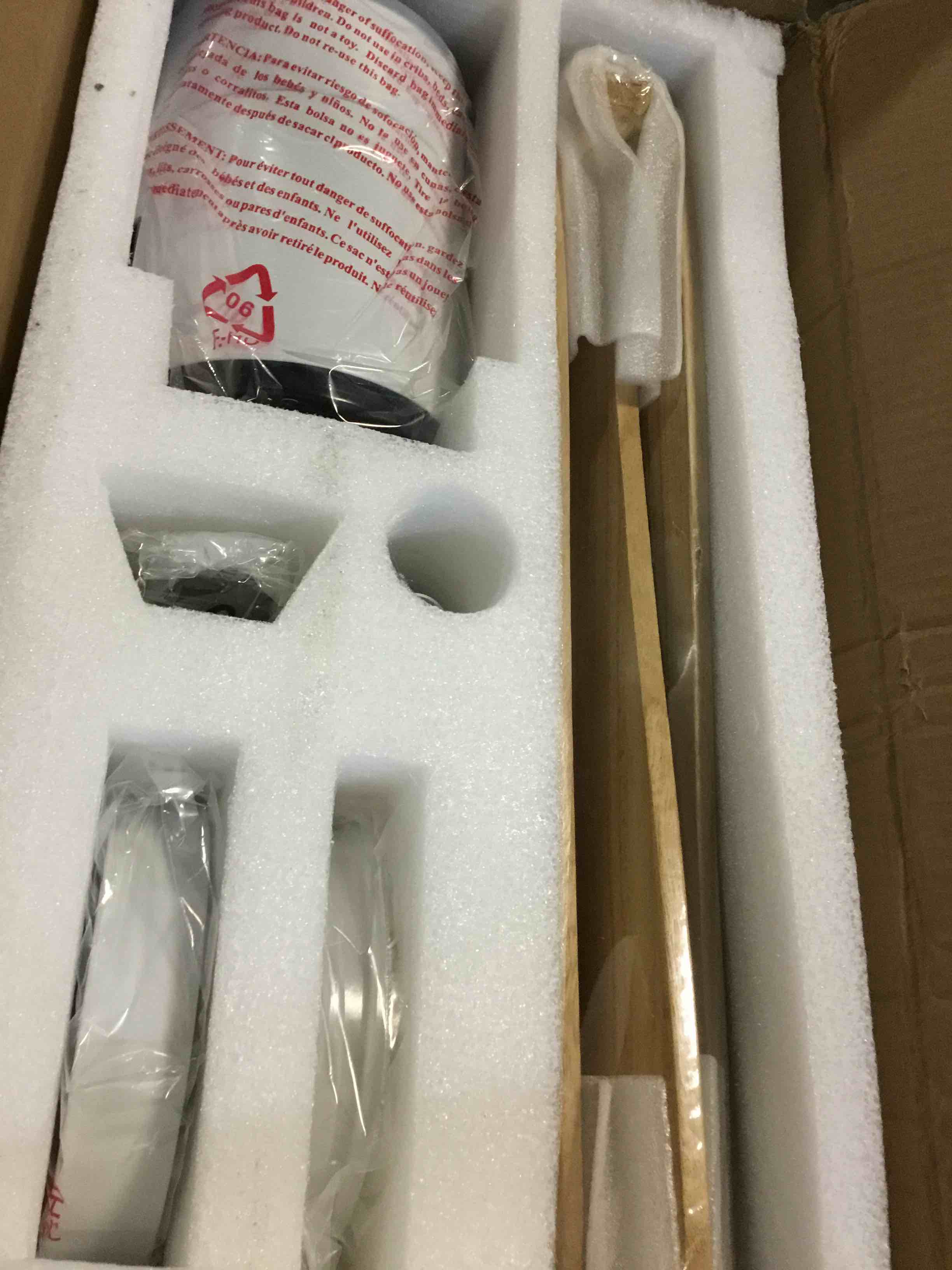 https://s3.amazonaws.com/lotting-images-prod/bidfta/BLU5670944_1695908959190.jpeg
