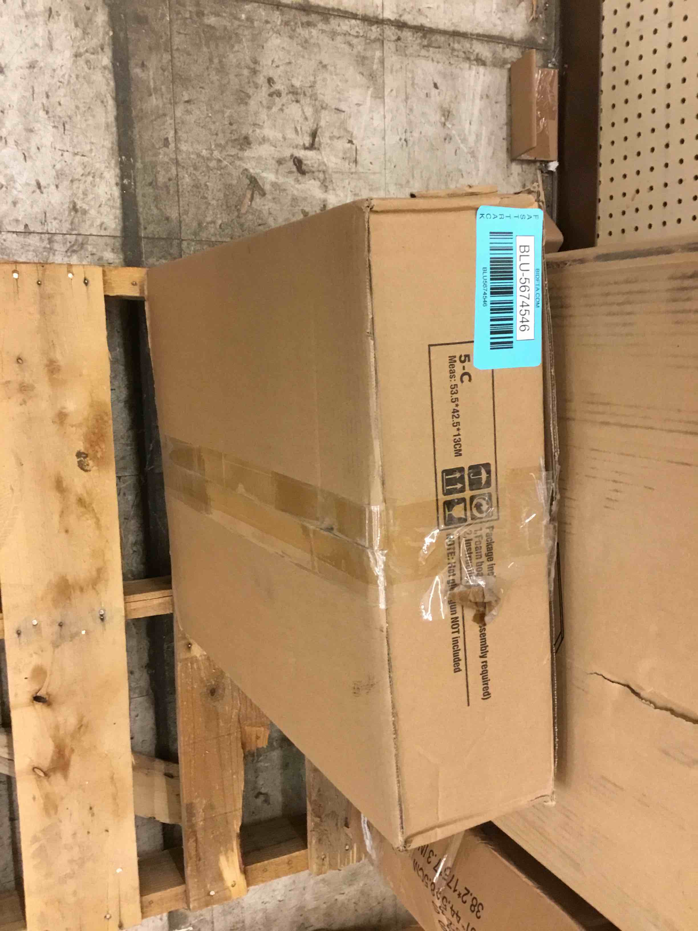 https://s3.amazonaws.com/lotting-images-prod/bidfta/BLU5674546_1715011483401.jpeg