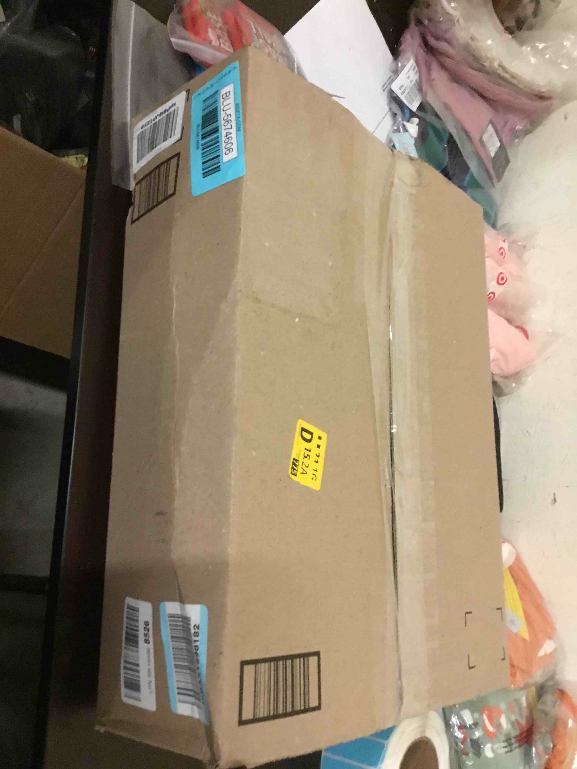 https://s3.amazonaws.com/lotting-images-prod/bidfta/BLU5674606_1715015468434.jpeg