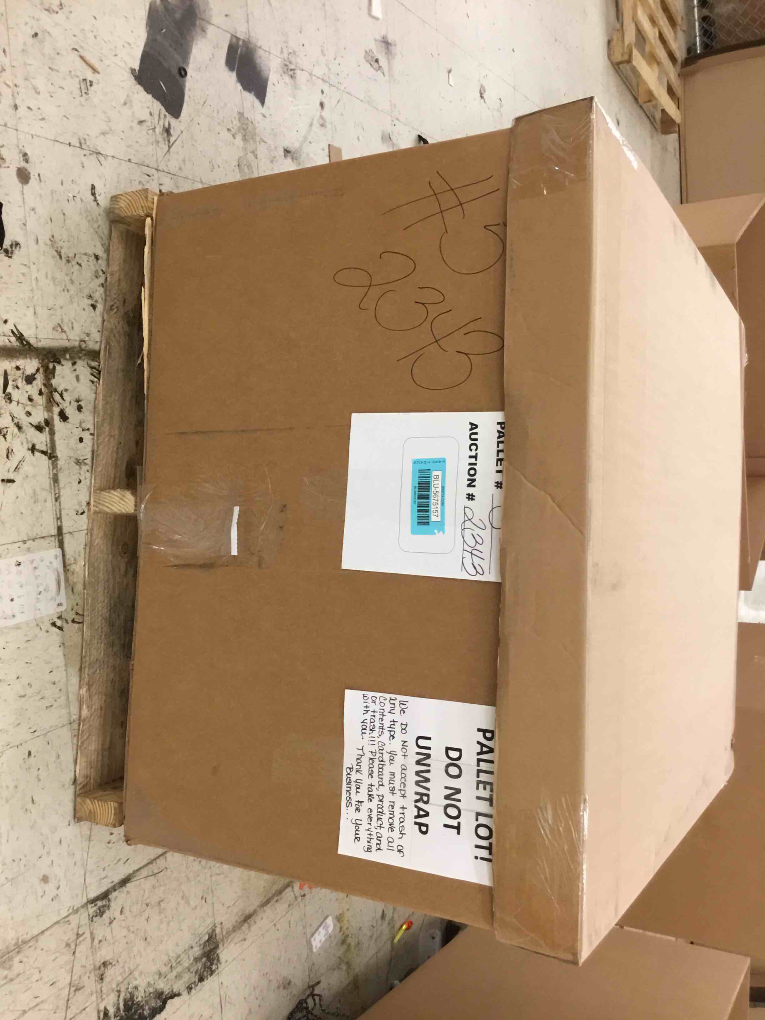 https://s3.amazonaws.com/lotting-images-prod/bidfta/BLU5675157_1715379176237.jpeg