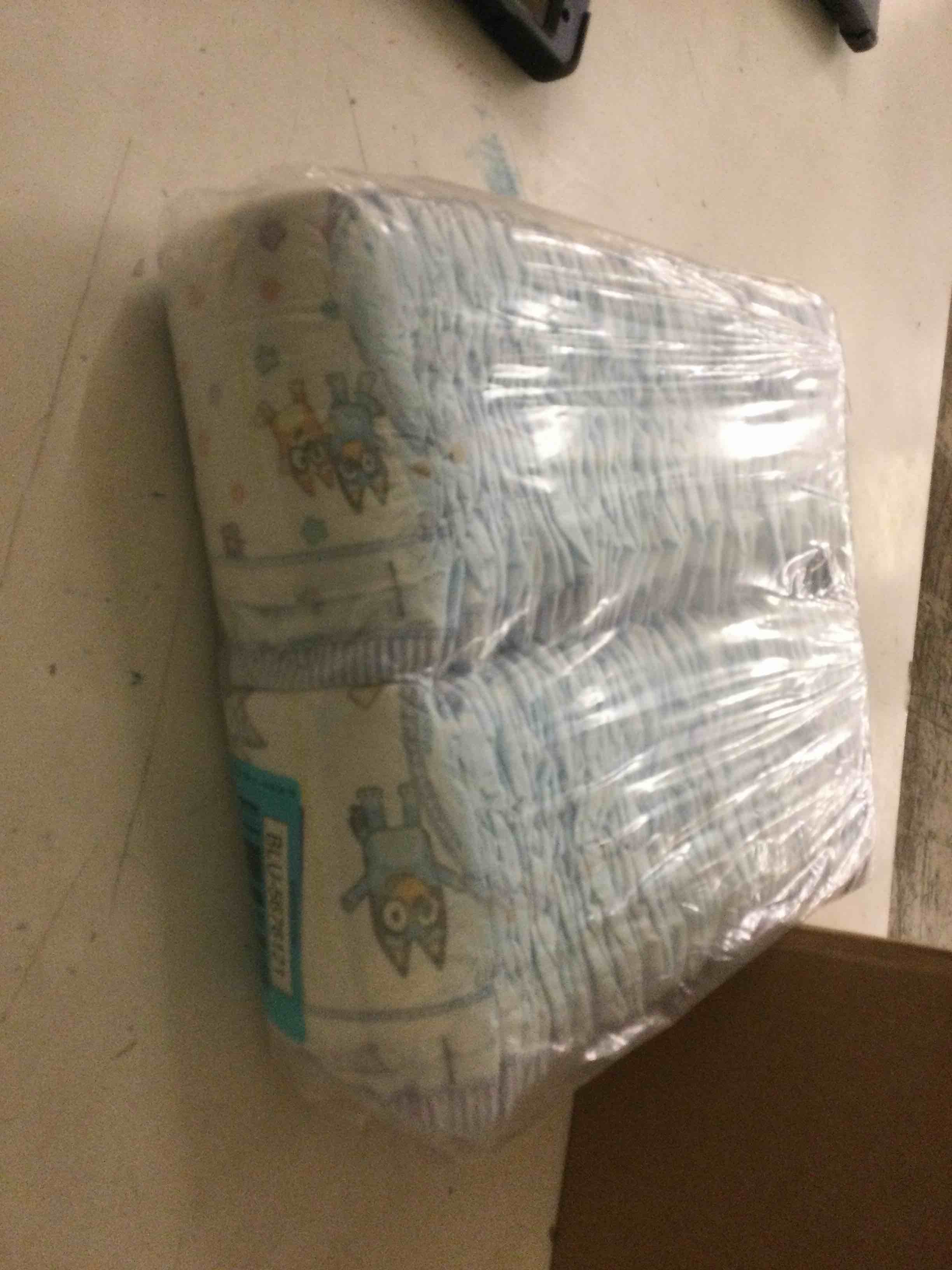 Condition photo showing New/Like New for luvs size 1 baby diapers, platinum protection bluey diapers for day & night, size 1, 100 count (packaging may vary)