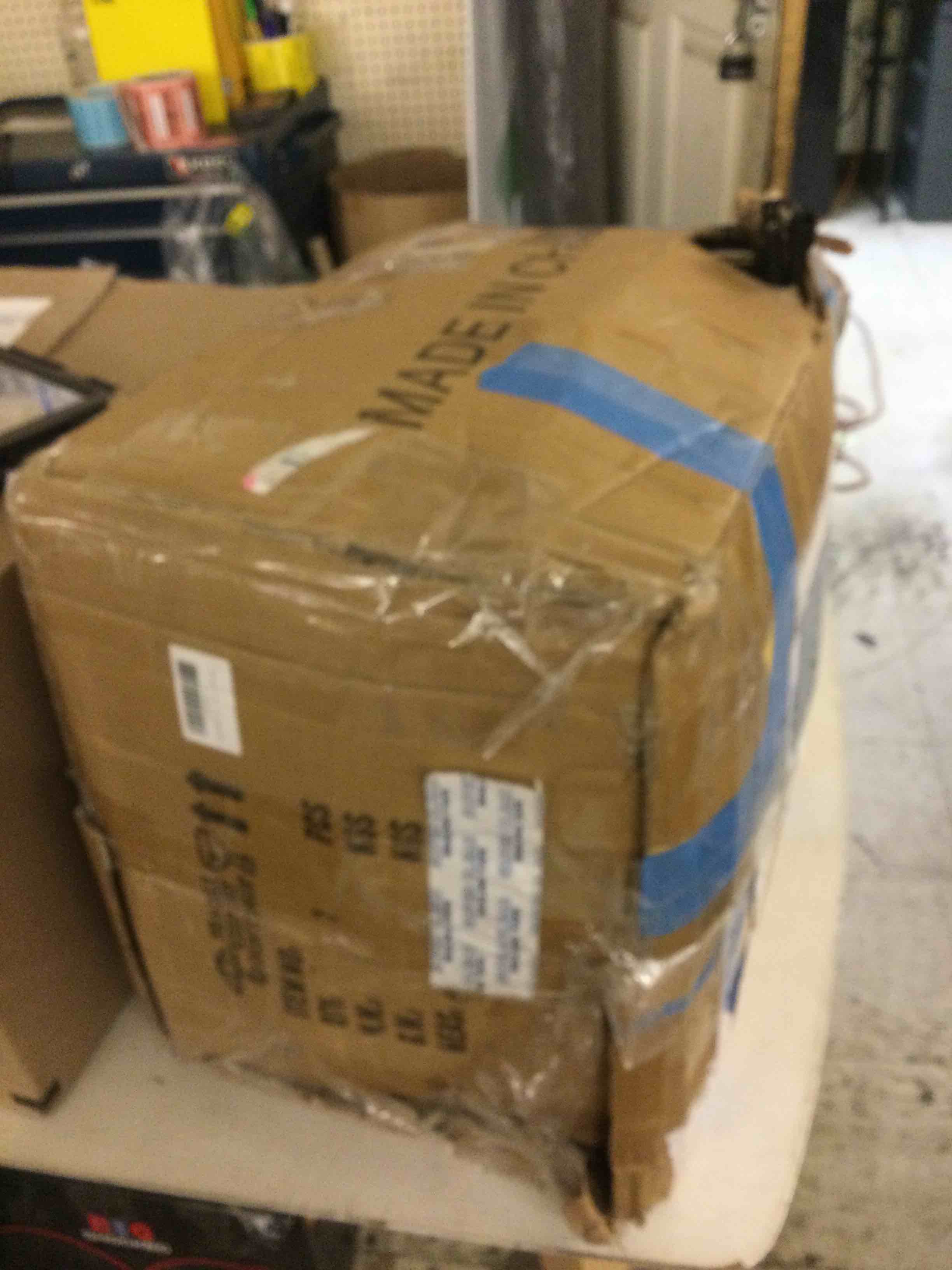 https://s3.amazonaws.com/lotting-images-prod/bidfta/BLU5676432_1777657021485.jpeg