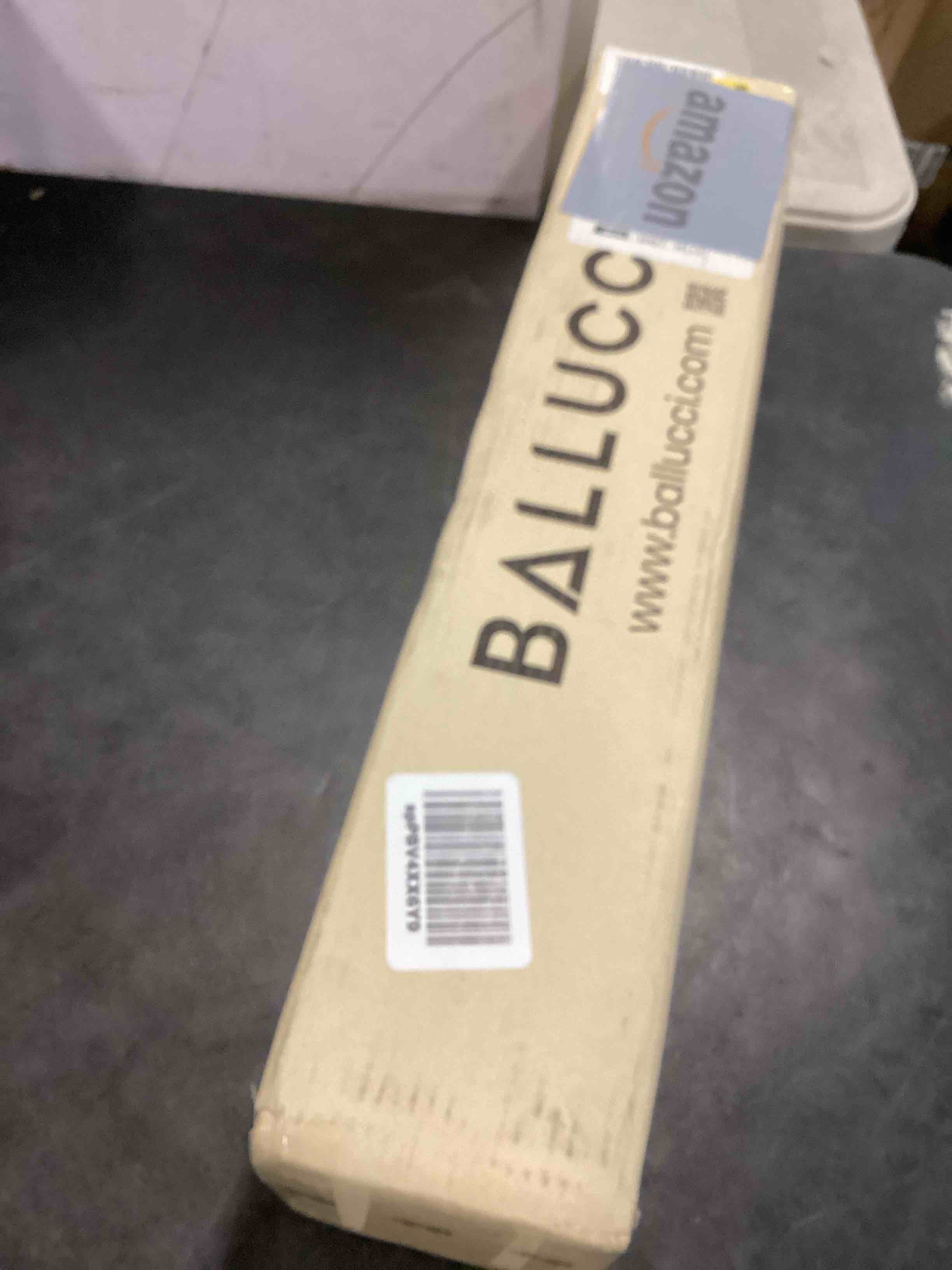 https://s3.amazonaws.com/lotting-images-prod/bidfta/BLU5684410_1714050113760.jpeg