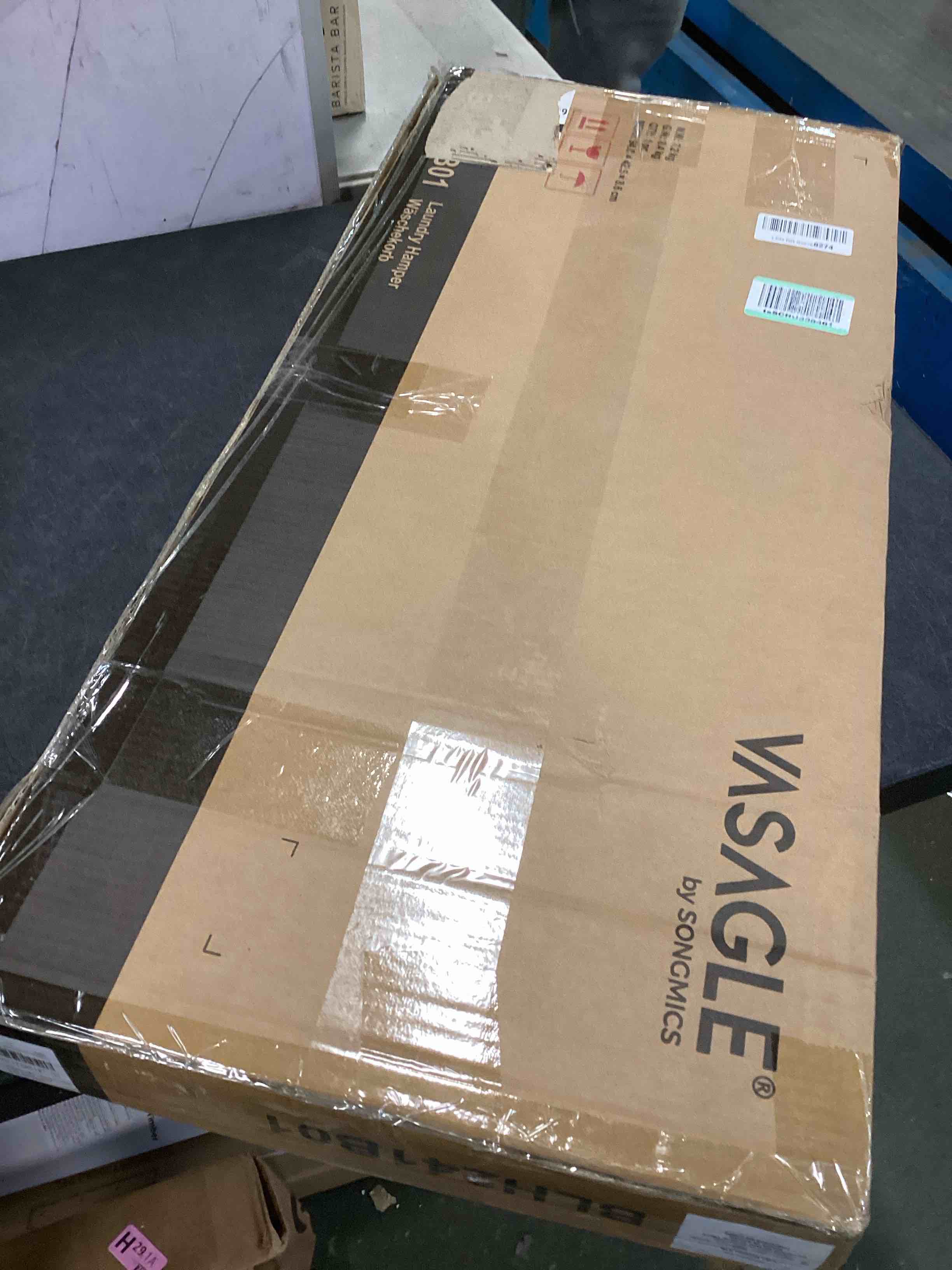 https://s3.amazonaws.com/lotting-images-prod/bidfta/BLU5684507_1714067383198.jpeg