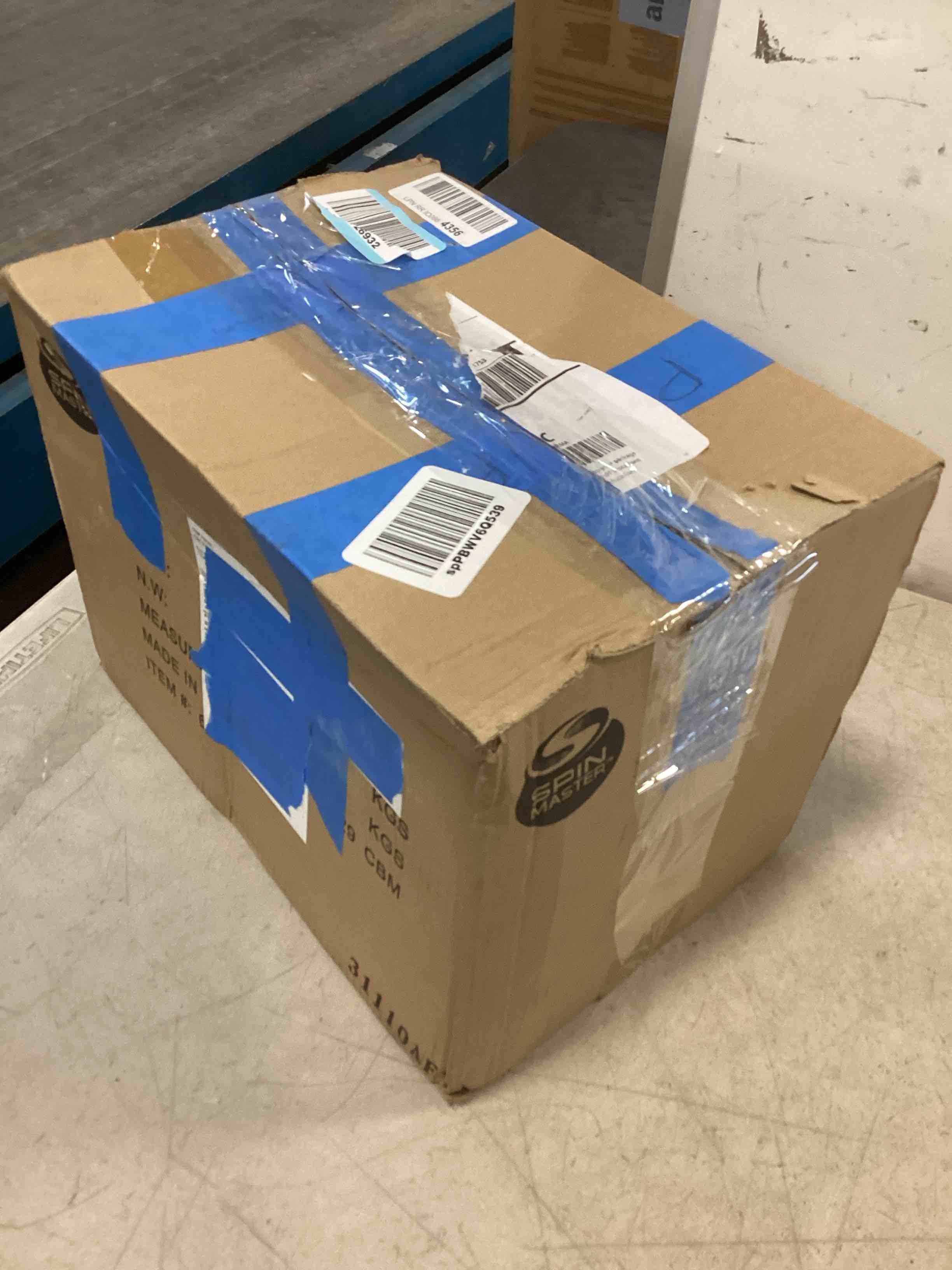 https://s3.amazonaws.com/lotting-images-prod/bidfta/BLU5684622_1714135759482.jpeg