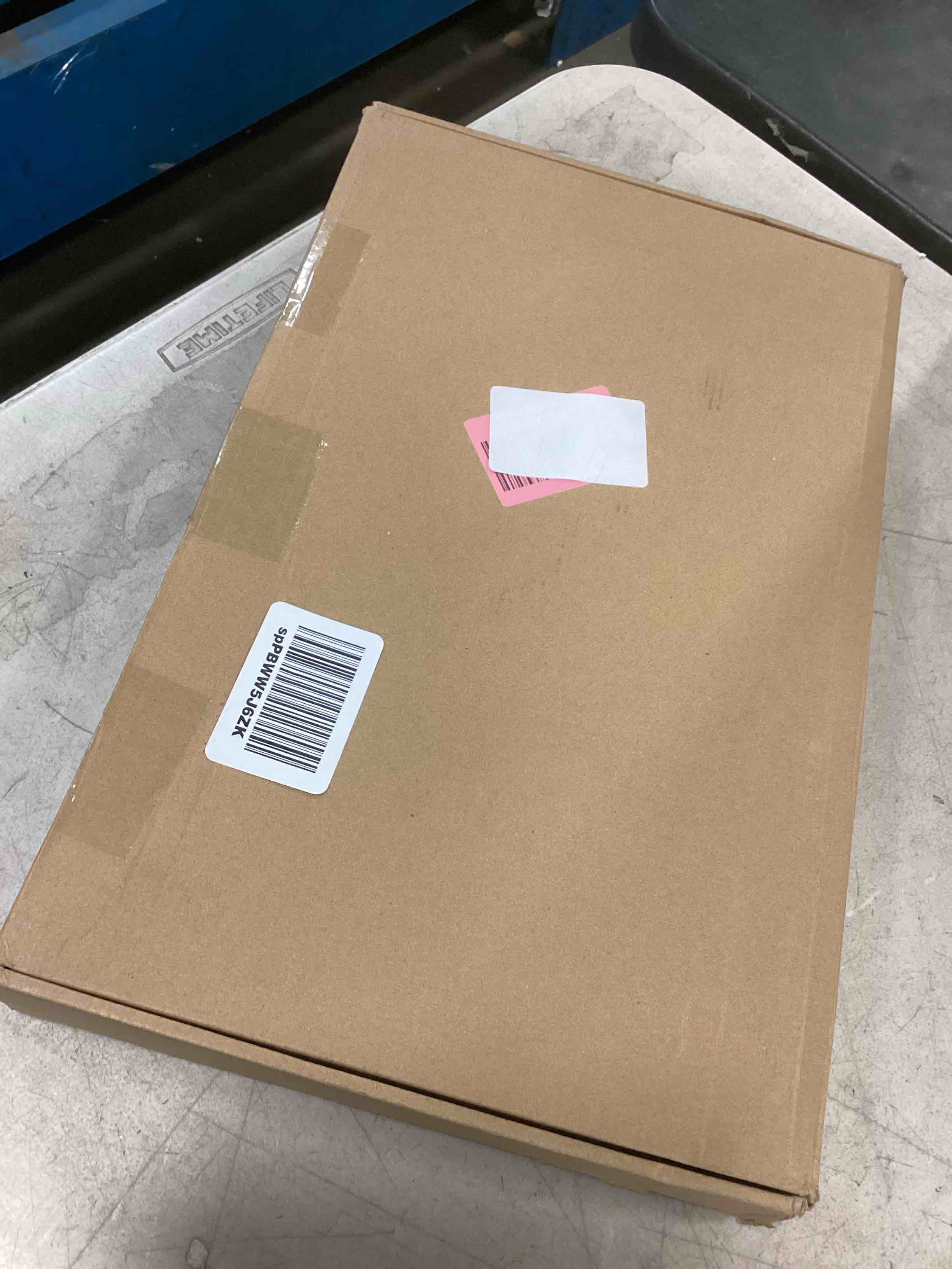 https://s3.amazonaws.com/lotting-images-prod/bidfta/BLU5684625_1714135898577.jpeg
