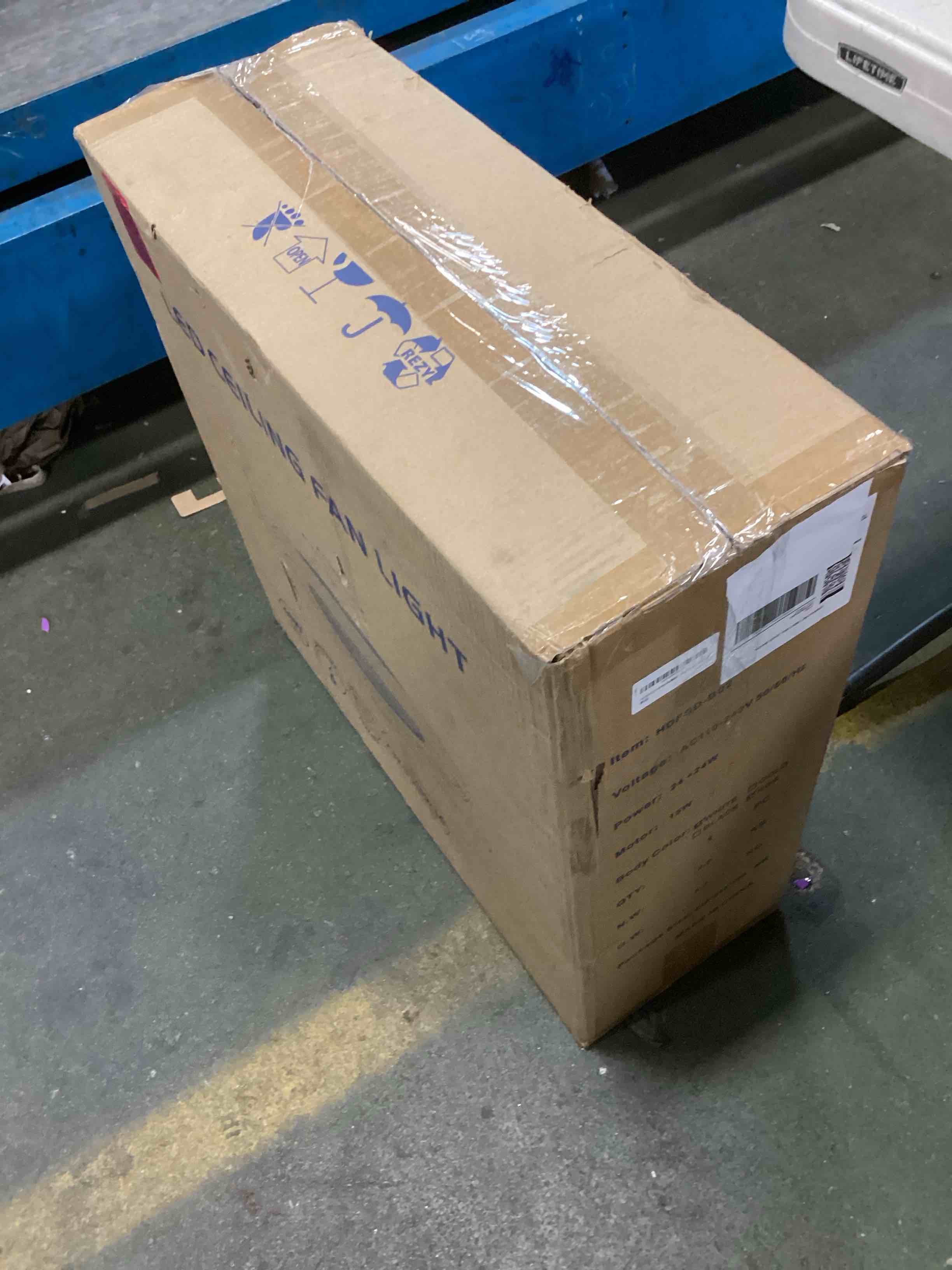 https://s3.amazonaws.com/lotting-images-prod/bidfta/BLU5684808_1714160035468.jpeg