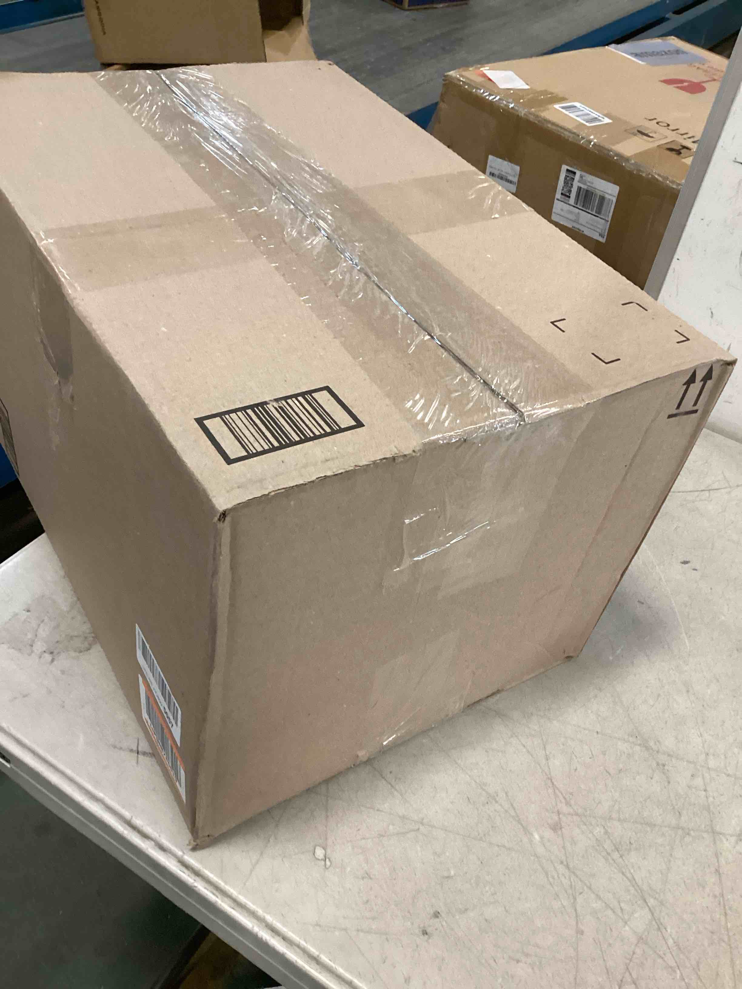 https://s3.amazonaws.com/lotting-images-prod/bidfta/BLU5684839_1714161833497.jpeg