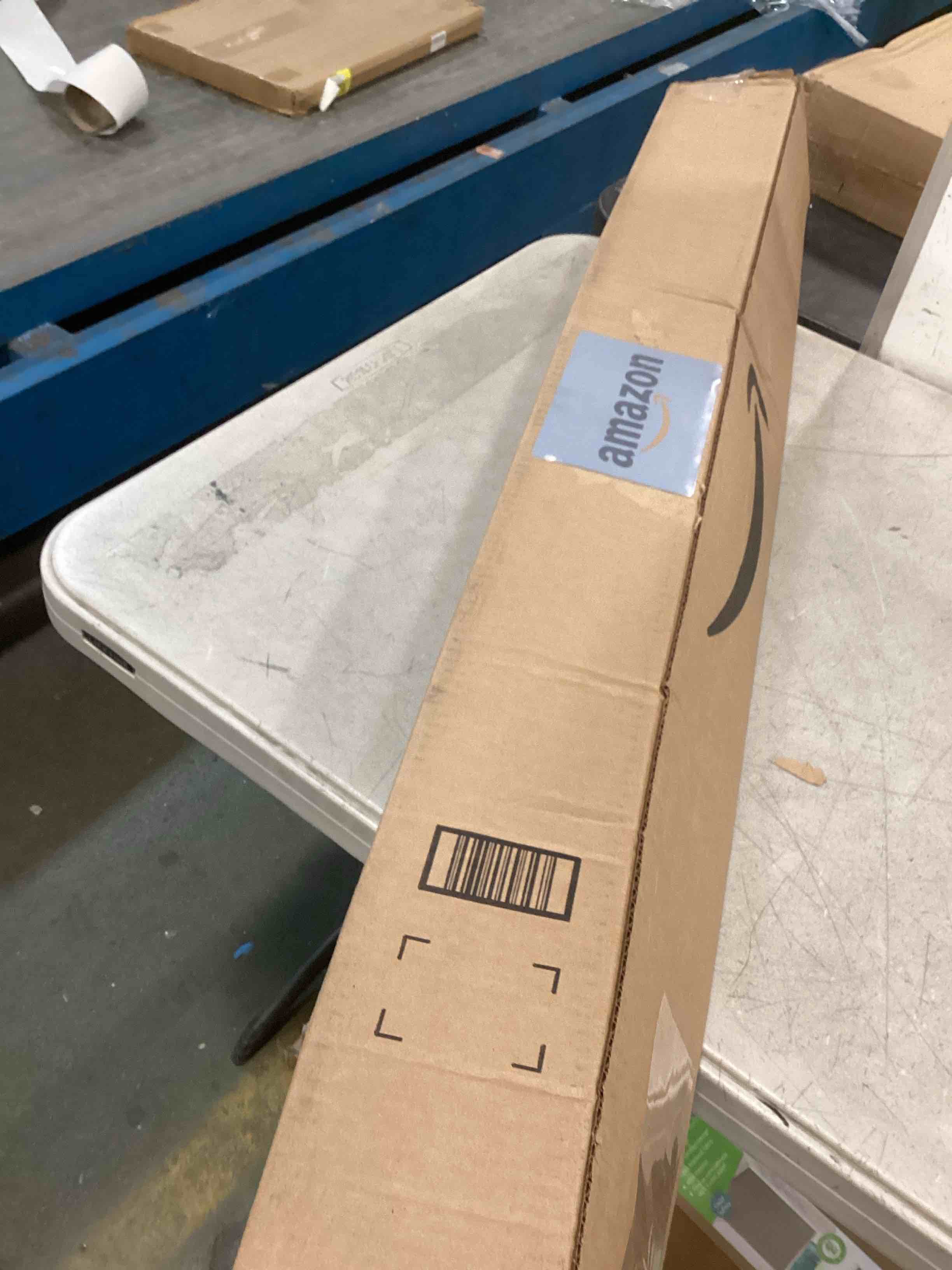 https://s3.amazonaws.com/lotting-images-prod/bidfta/BLU5684880_1714219847895.jpeg