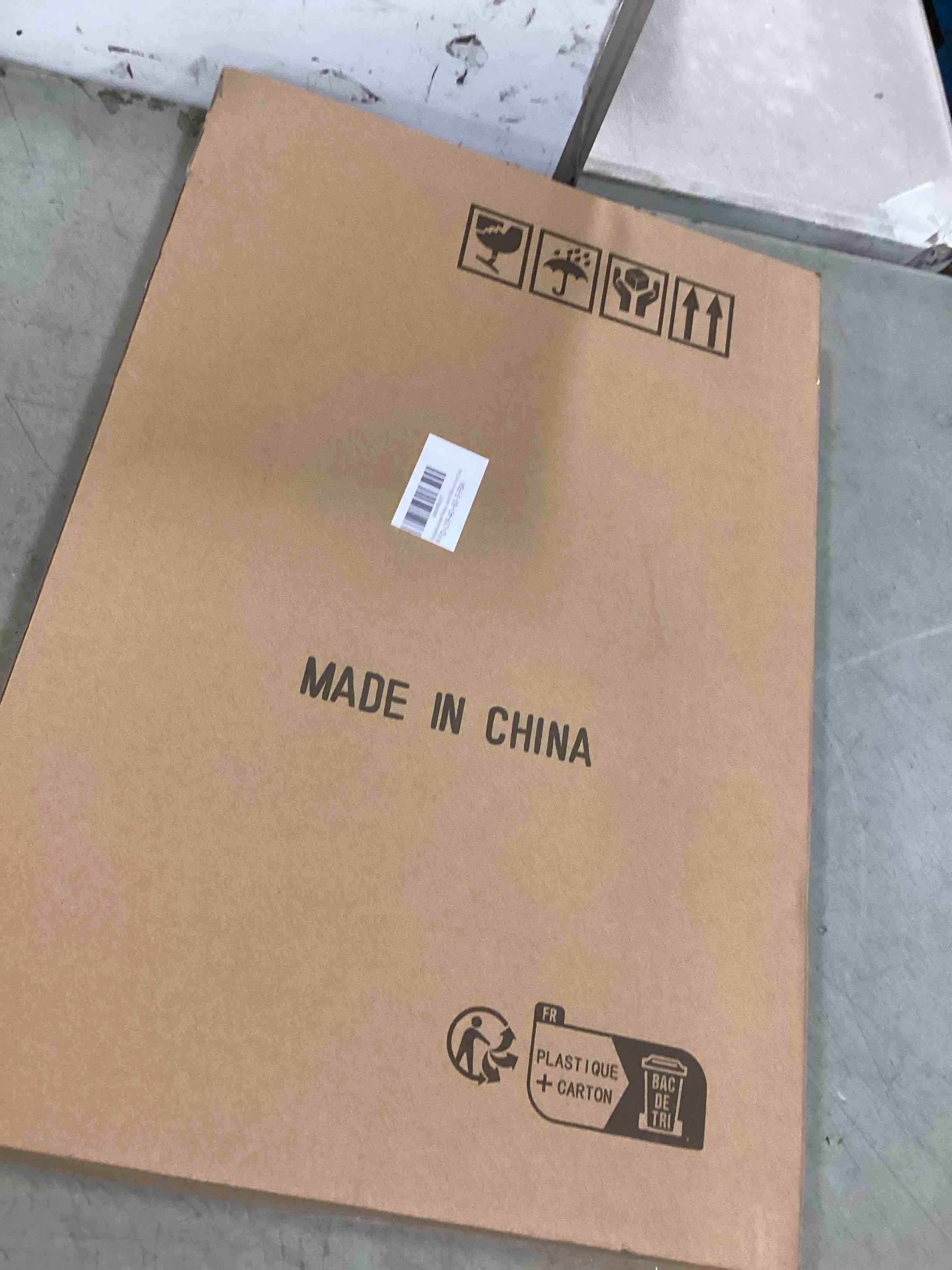 https://s3.amazonaws.com/lotting-images-prod/bidfta/BLU5685055_1714391730465.jpeg