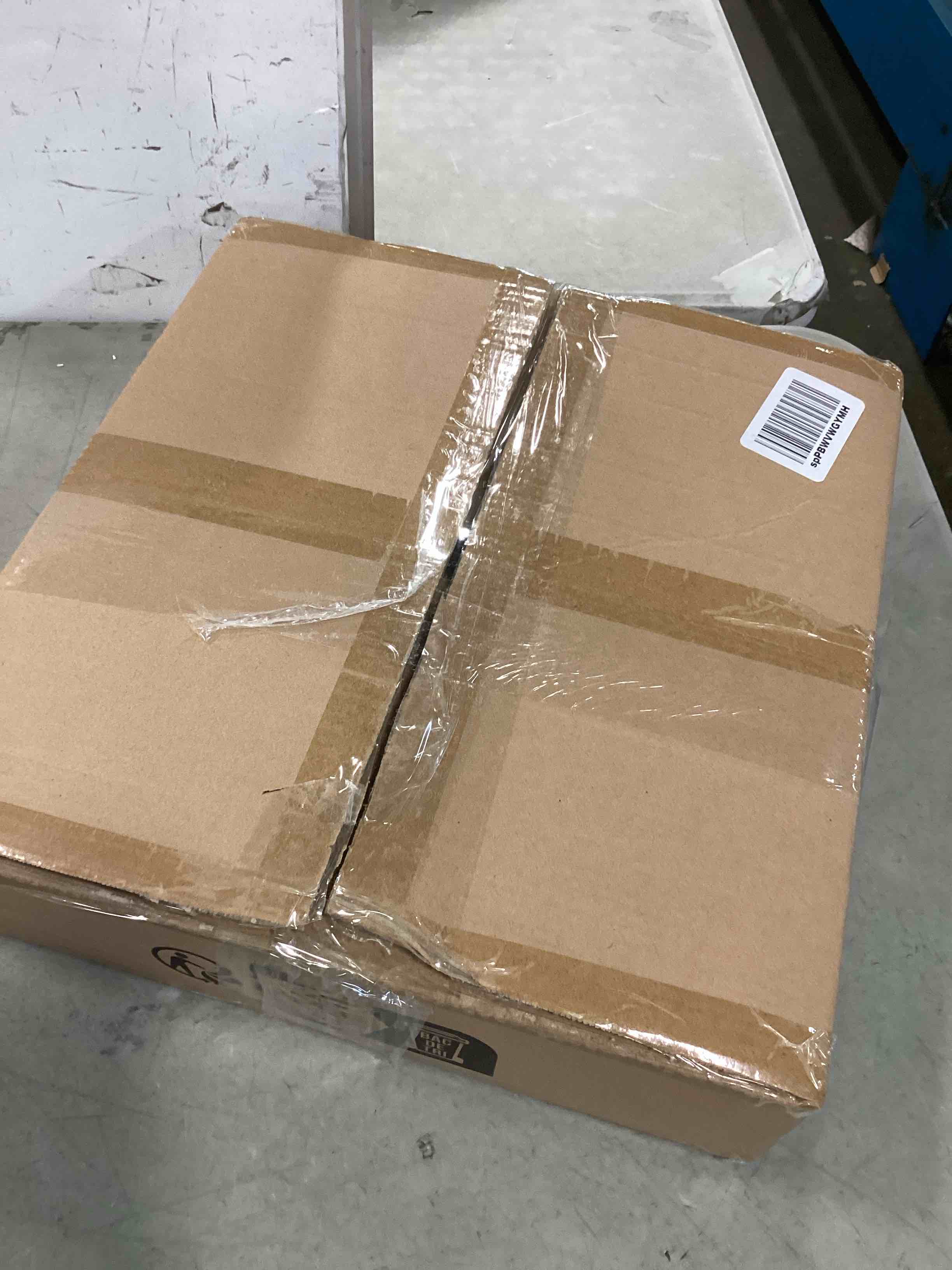 https://s3.amazonaws.com/lotting-images-prod/bidfta/BLU5685085_1714395158529.jpeg