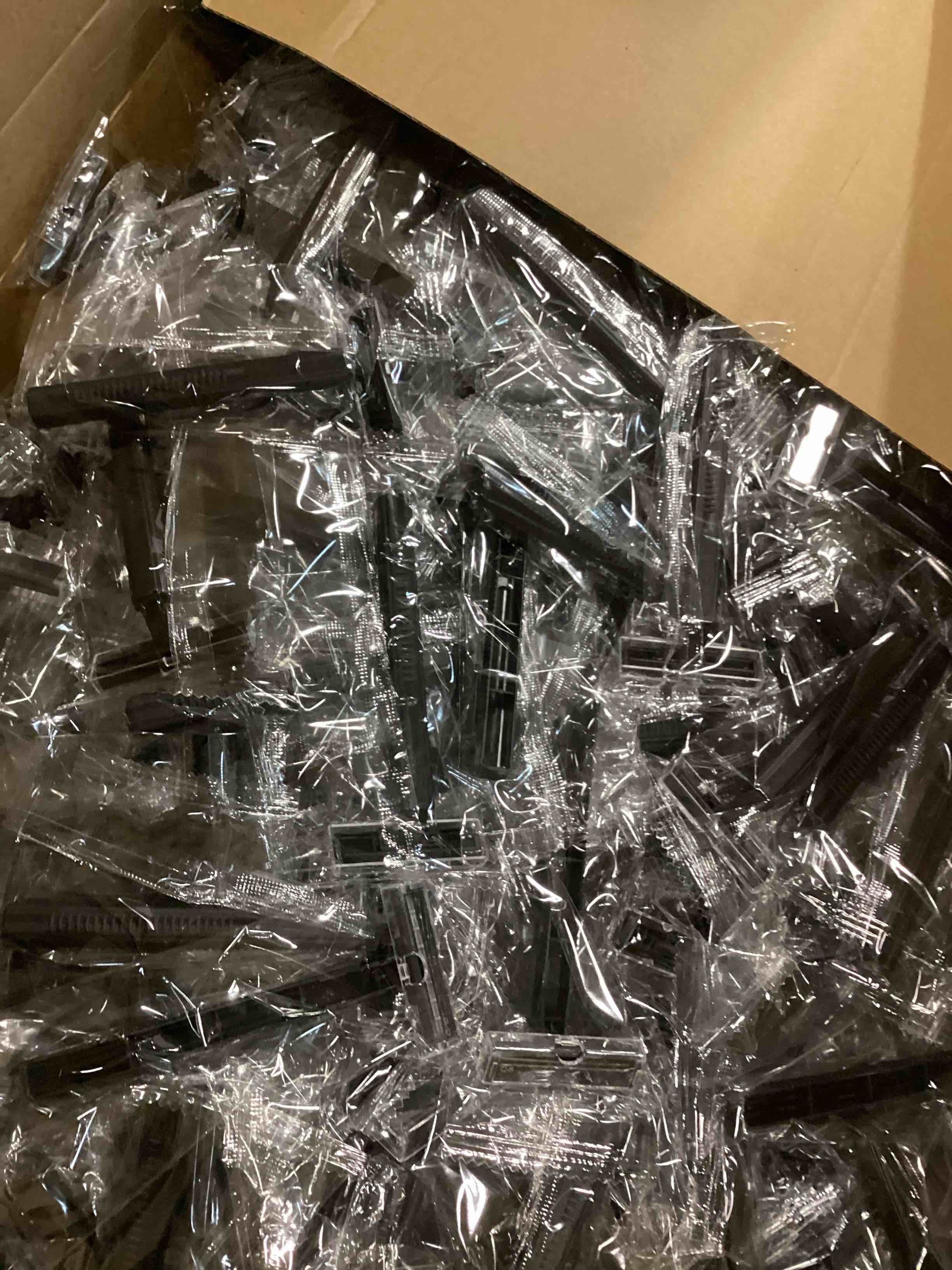 https://s3.amazonaws.com/lotting-images-prod/bidfta/BLU5685131_1714398788877.jpeg