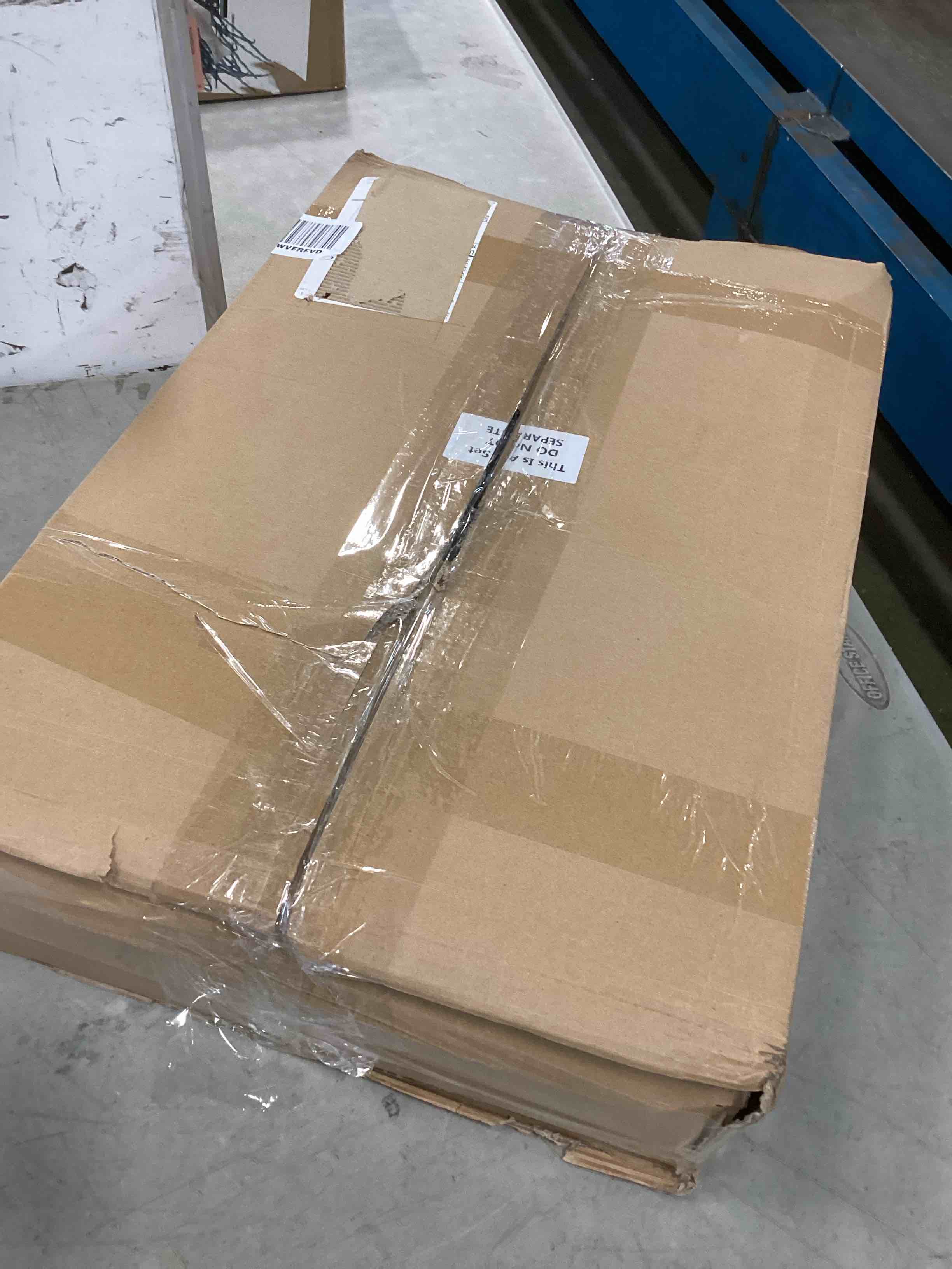 https://s3.amazonaws.com/lotting-images-prod/bidfta/BLU5685131_1714398823725.jpeg