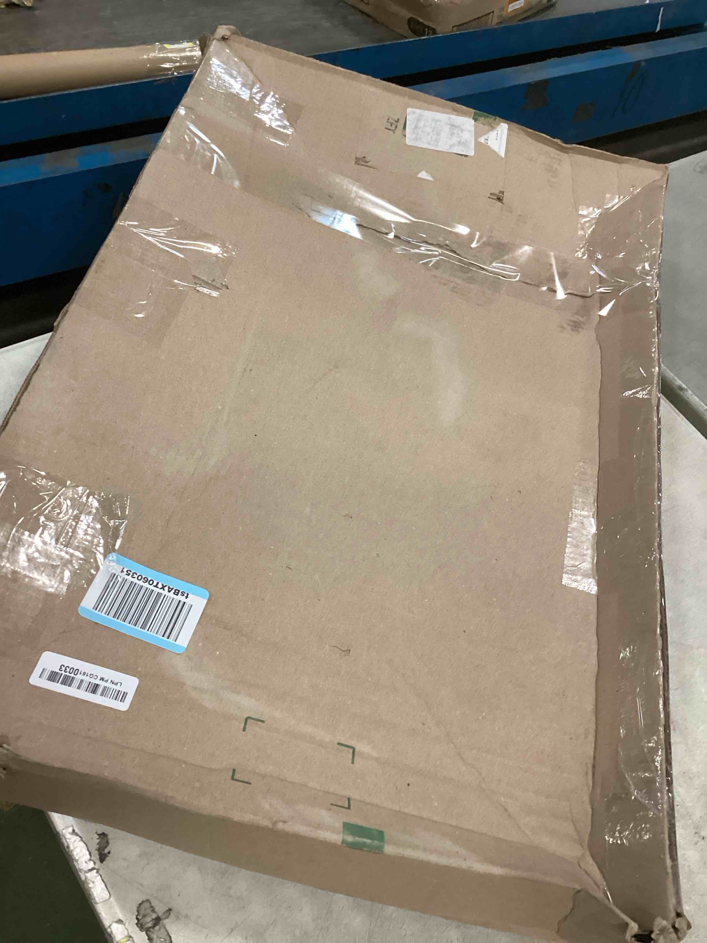 https://s3.amazonaws.com/lotting-images-prod/bidfta/BLU5685407_1714482946466.jpeg