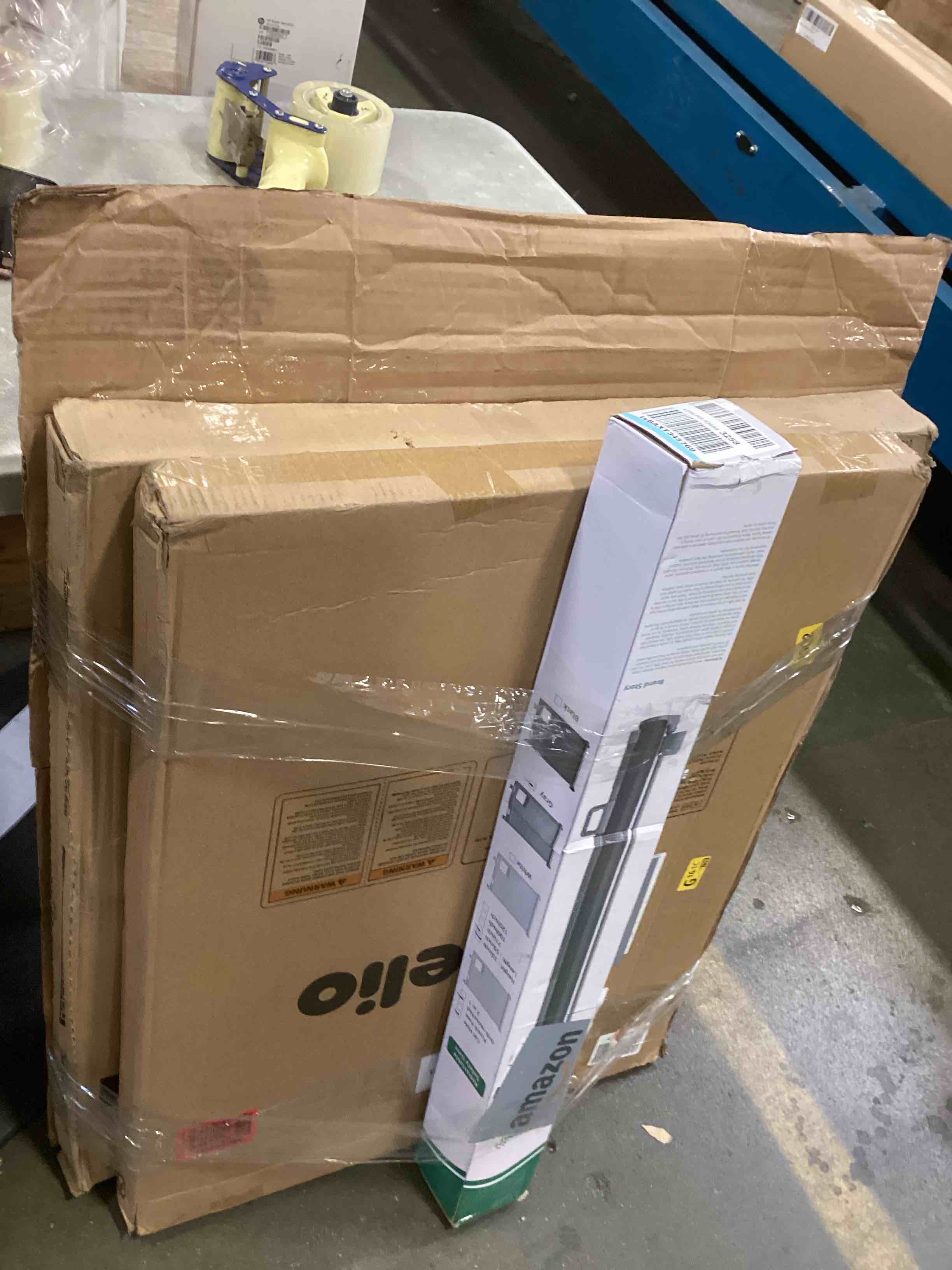 https://s3.amazonaws.com/lotting-images-prod/bidfta/BLU5685562_1714062963485.jpeg