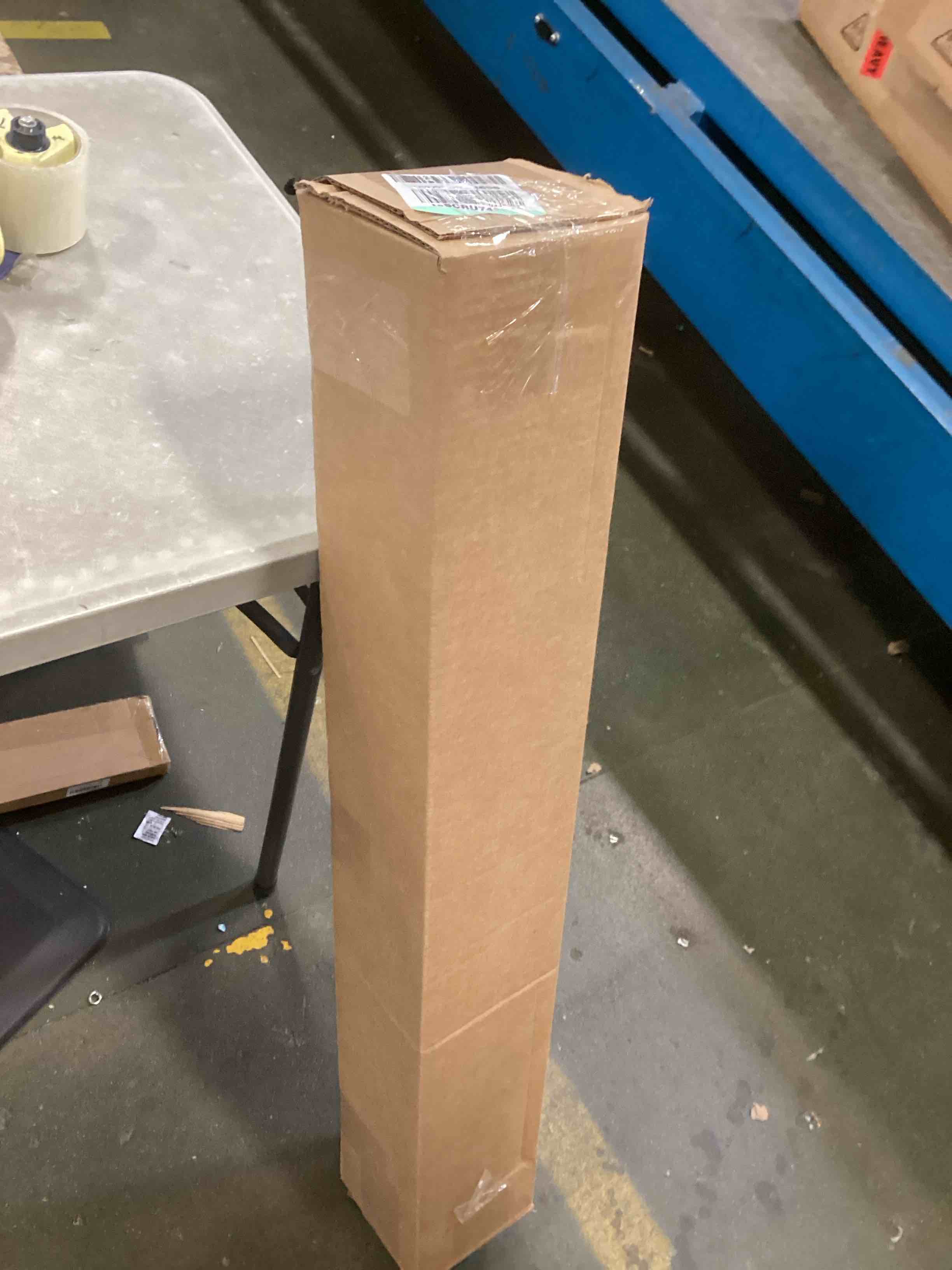https://s3.amazonaws.com/lotting-images-prod/bidfta/BLU5685623_1714072906242.jpeg
