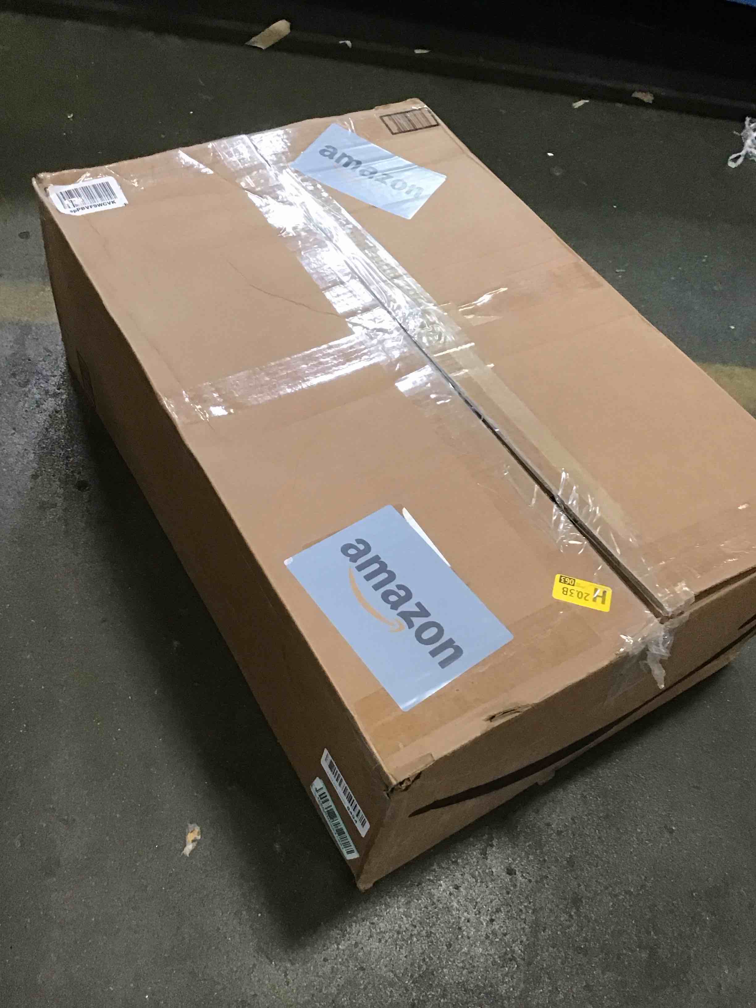 https://s3.amazonaws.com/lotting-images-prod/bidfta/BLU5685648_1714075944189.jpeg