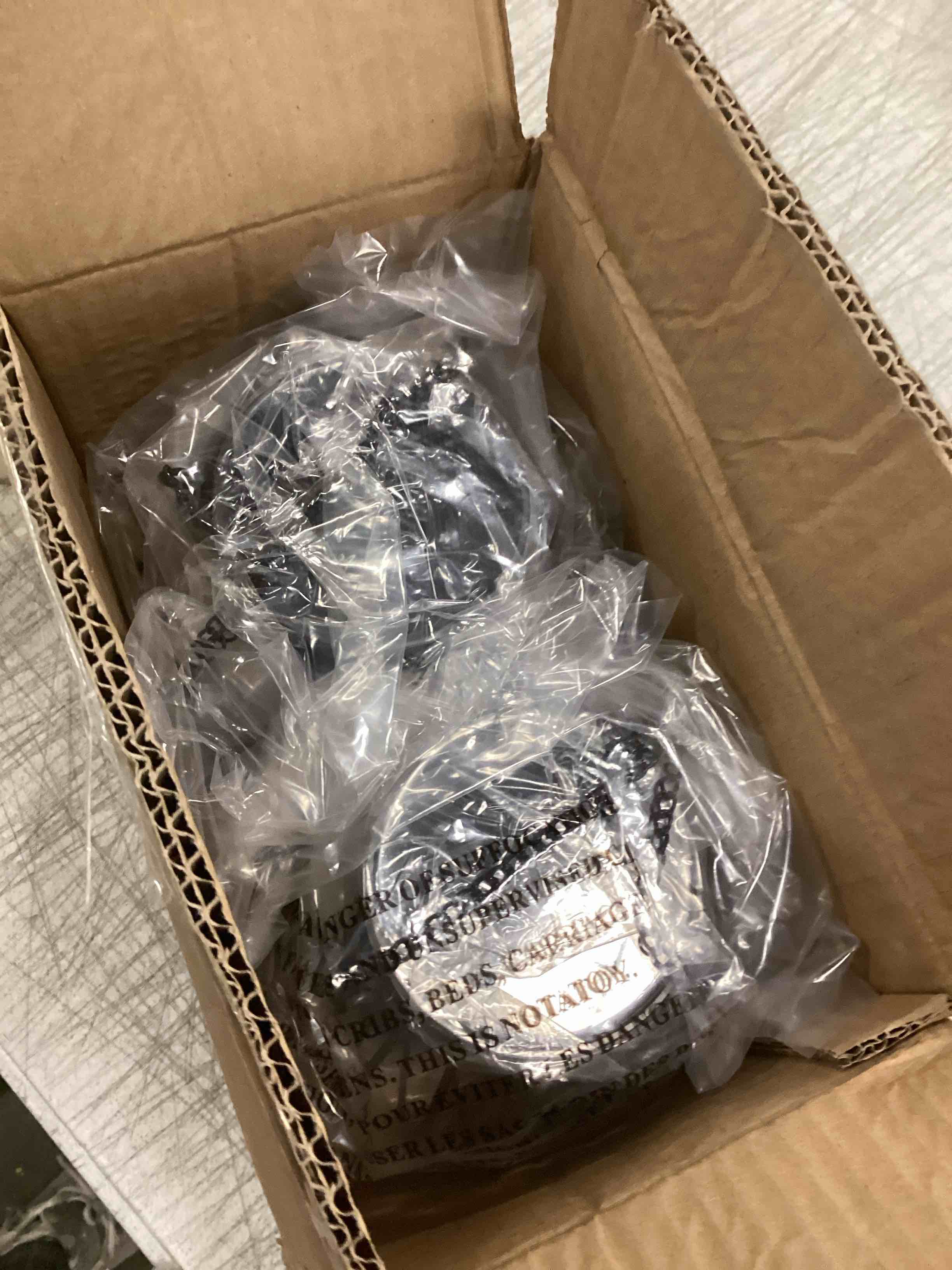 https://s3.amazonaws.com/lotting-images-prod/bidfta/BLU5685663_1714130267184.jpeg