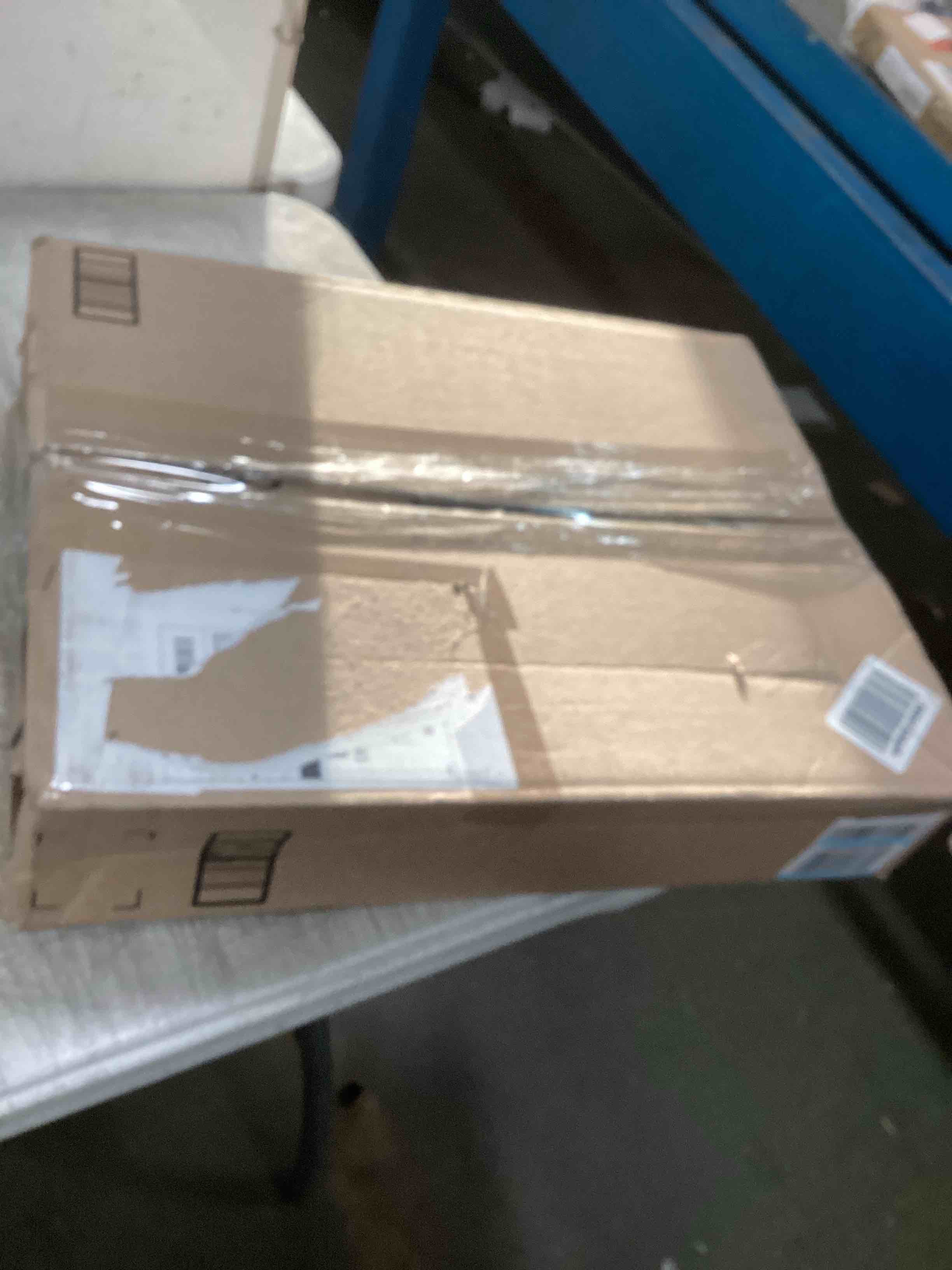 https://s3.amazonaws.com/lotting-images-prod/bidfta/BLU5685668_1714130906303.jpeg
