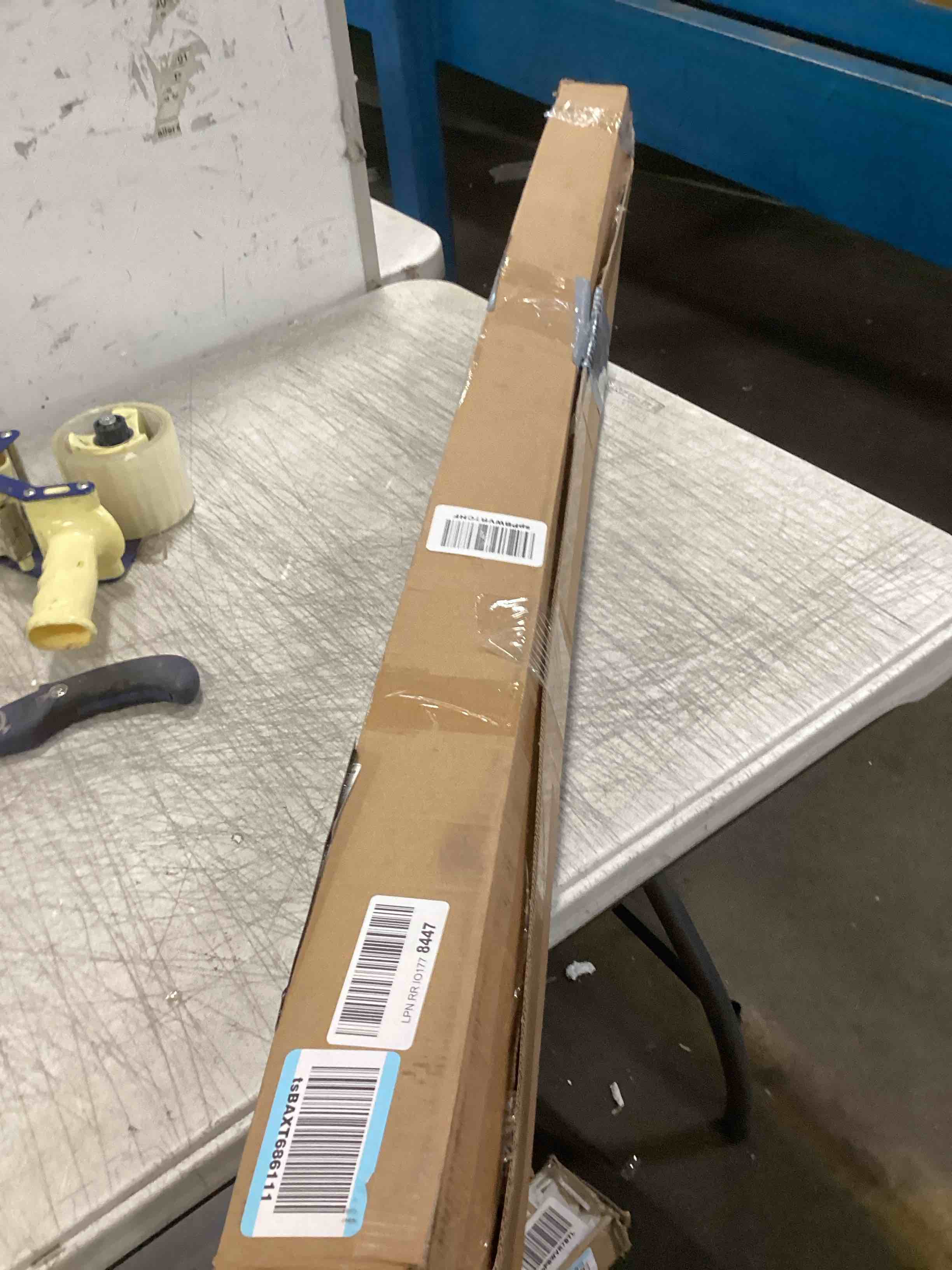 https://s3.amazonaws.com/lotting-images-prod/bidfta/BLU5685809_1714146078347.jpeg